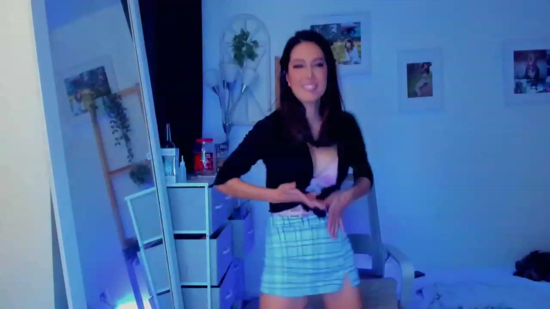 Gallery image thumbnail from Bunni_'s myfreecams stream on, 12/23/2023, 07:56 image 11 of 20