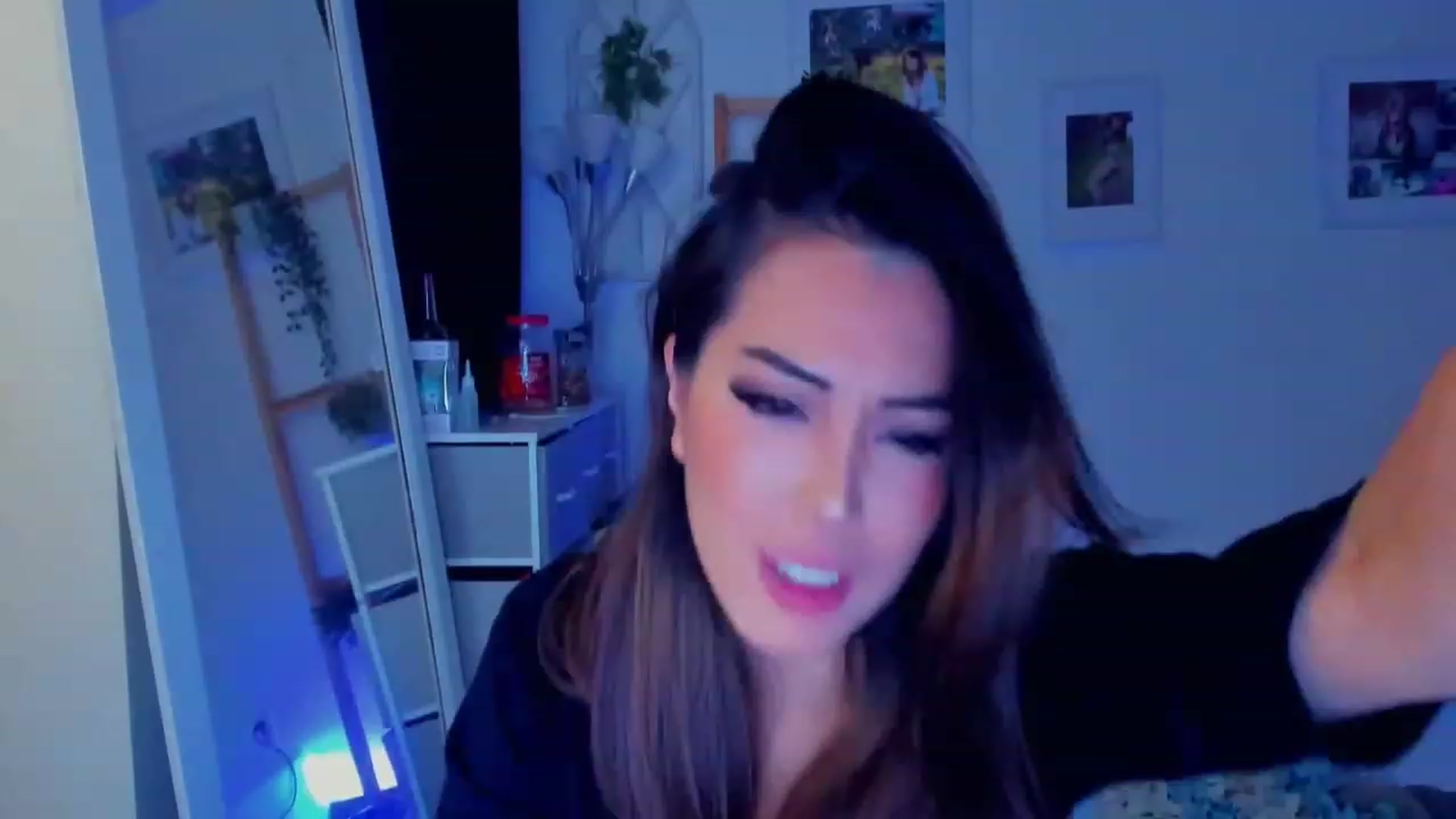Gallery image thumbnail from Bunni_'s myfreecams stream on, 12/23/2023, 07:56 image 19 of 20