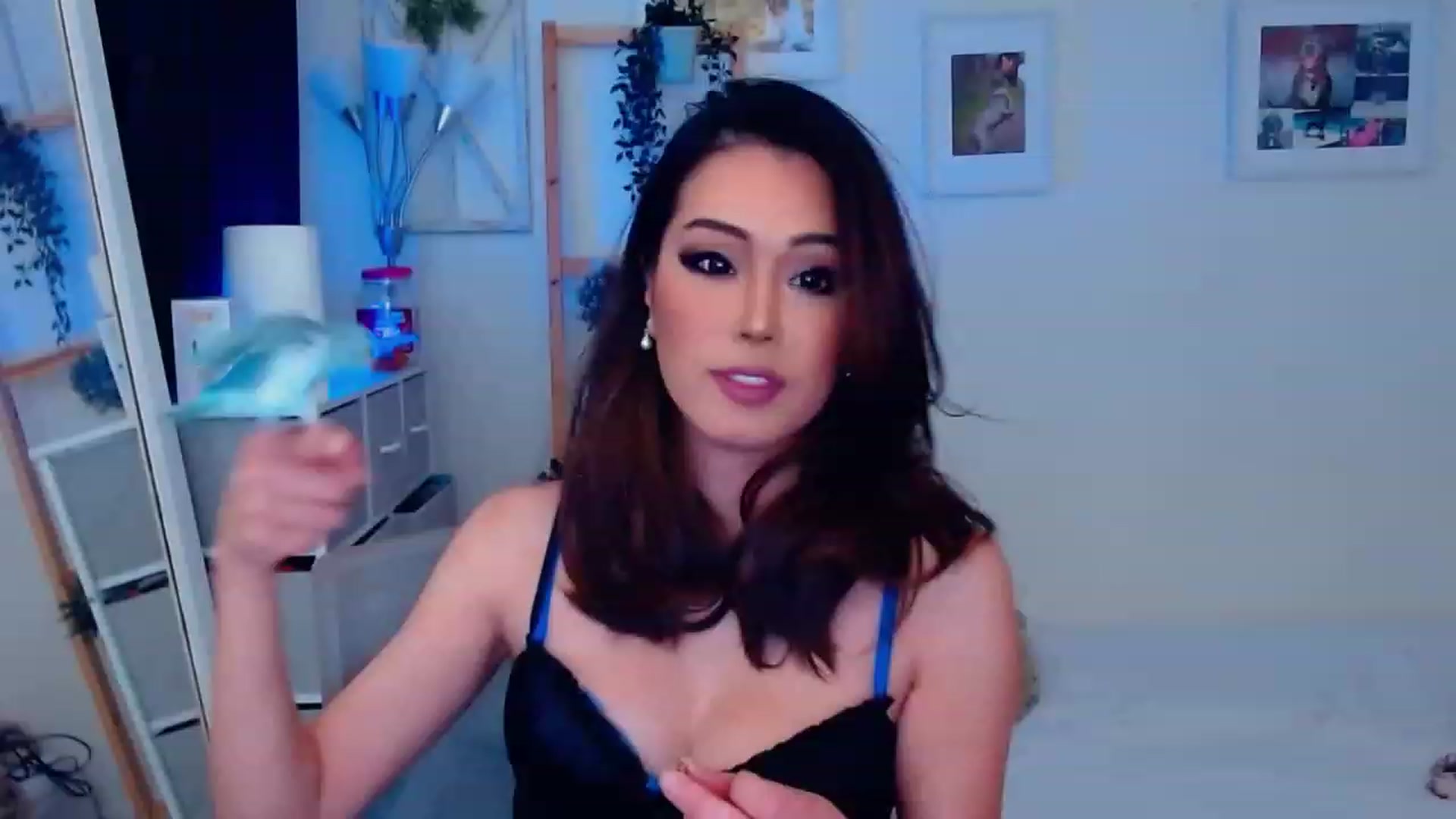 Gallery image thumbnail from Bunni_'s myfreecams stream on, 12/27/2023, 06:44 image 6 of 20