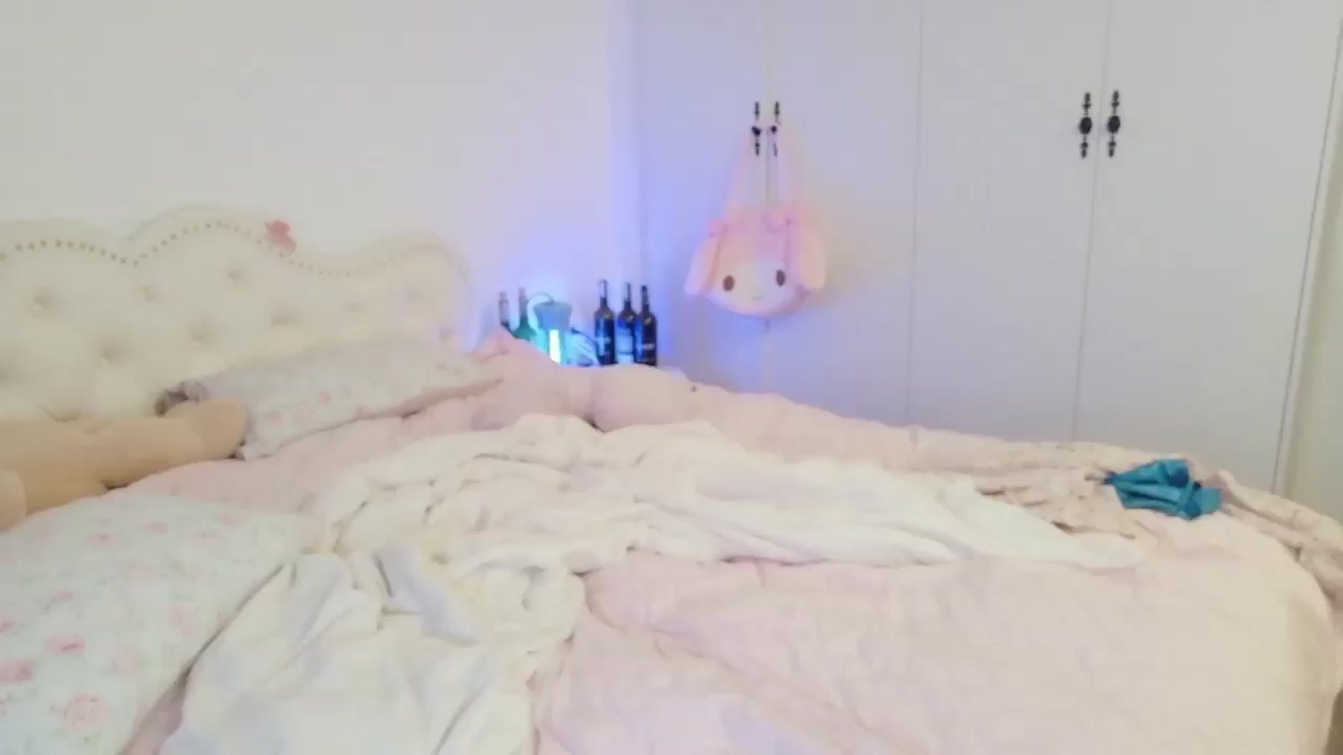 Gallery image thumbnail from Bunni_'s myfreecams stream on, 04/21/2026, 06:00 image 1 of 20