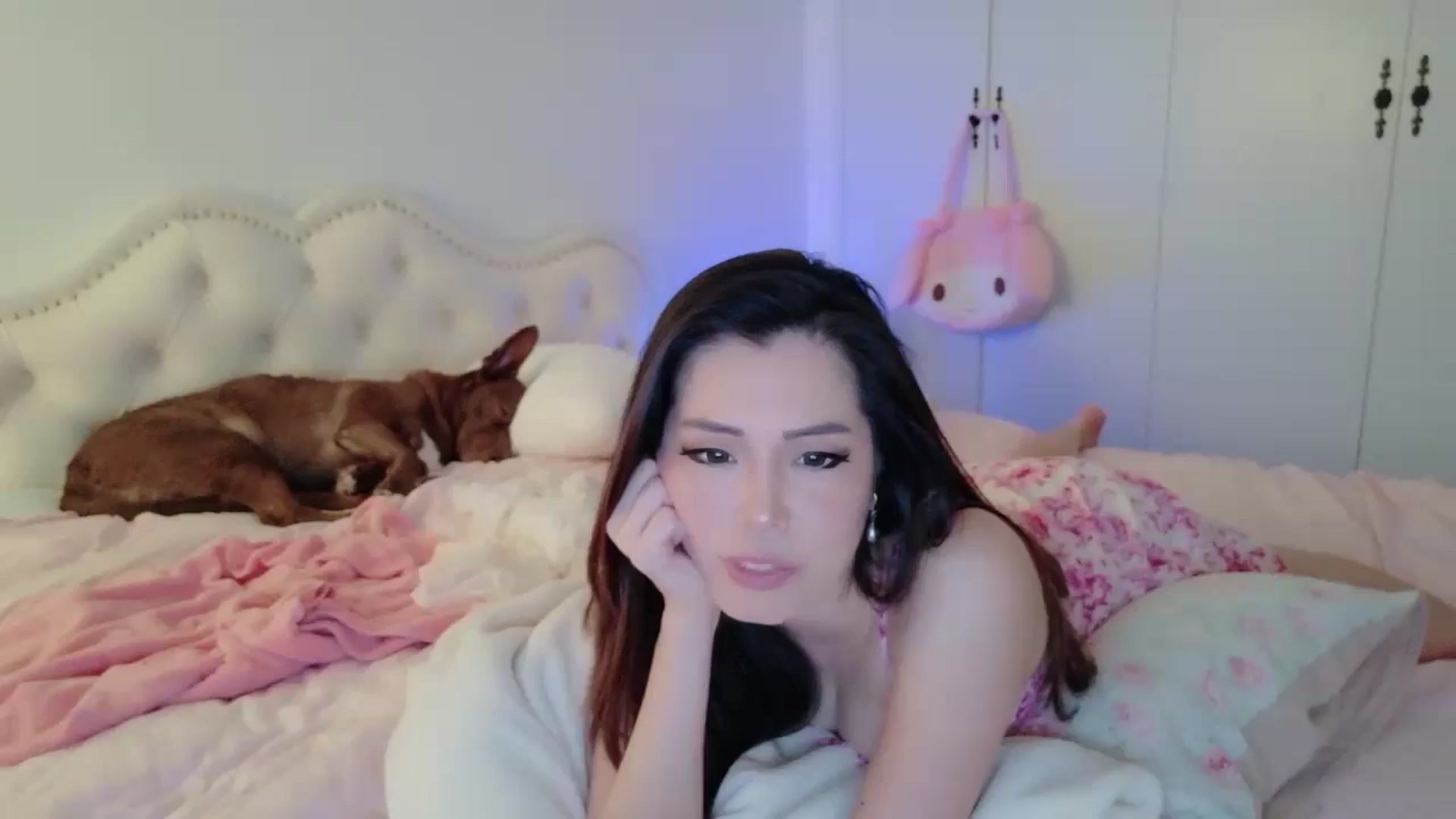 Gallery image thumbnail from Bunni_'s myfreecams stream on, 04/23/2026, 06:19 image 16 of 20