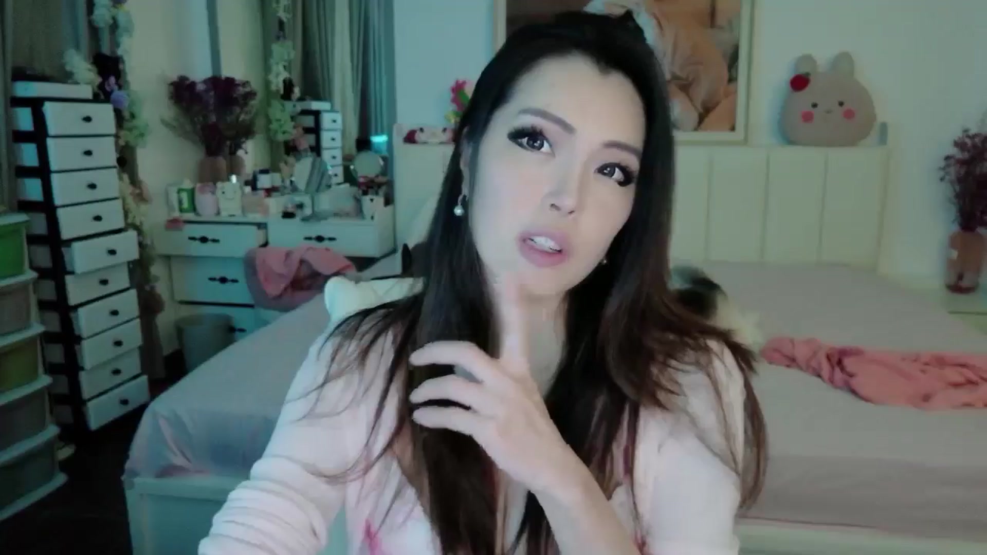 Gallery image thumbnail from Bunni_'s myfreecams stream on, 05/08/2026, 05:53 image 17 of 20