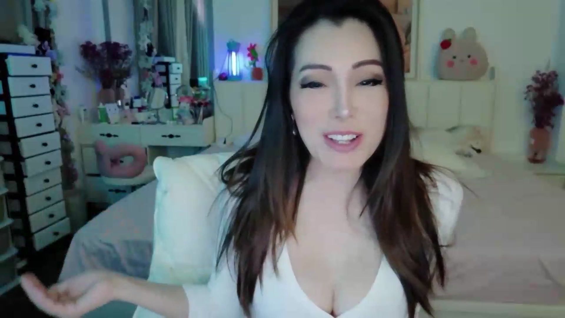 Gallery image thumbnail from Bunni_'s myfreecams stream on, 05/13/2026, 05:34 image 4 of 20