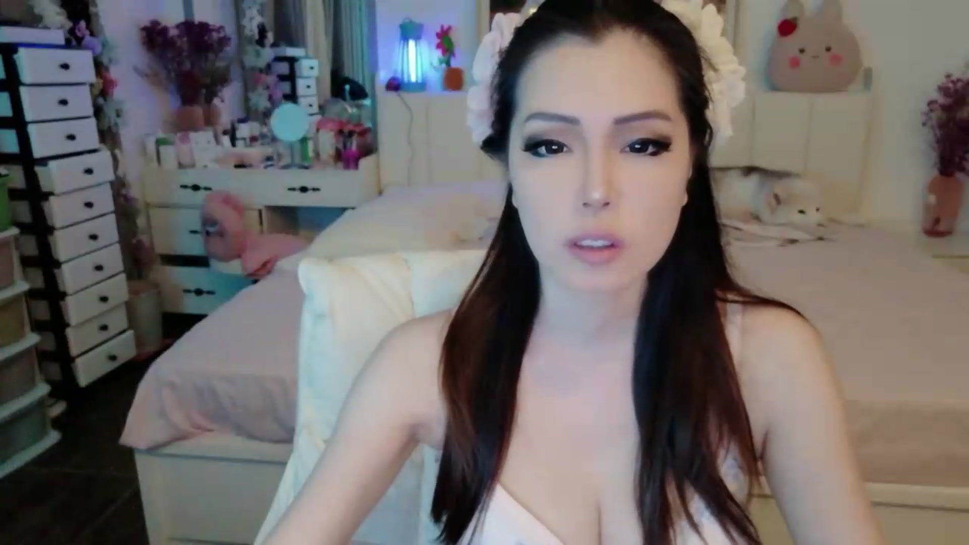 Gallery image thumbnail from Bunni_'s myfreecams stream on, 05/14/2026, 06:08 image 16 of 20