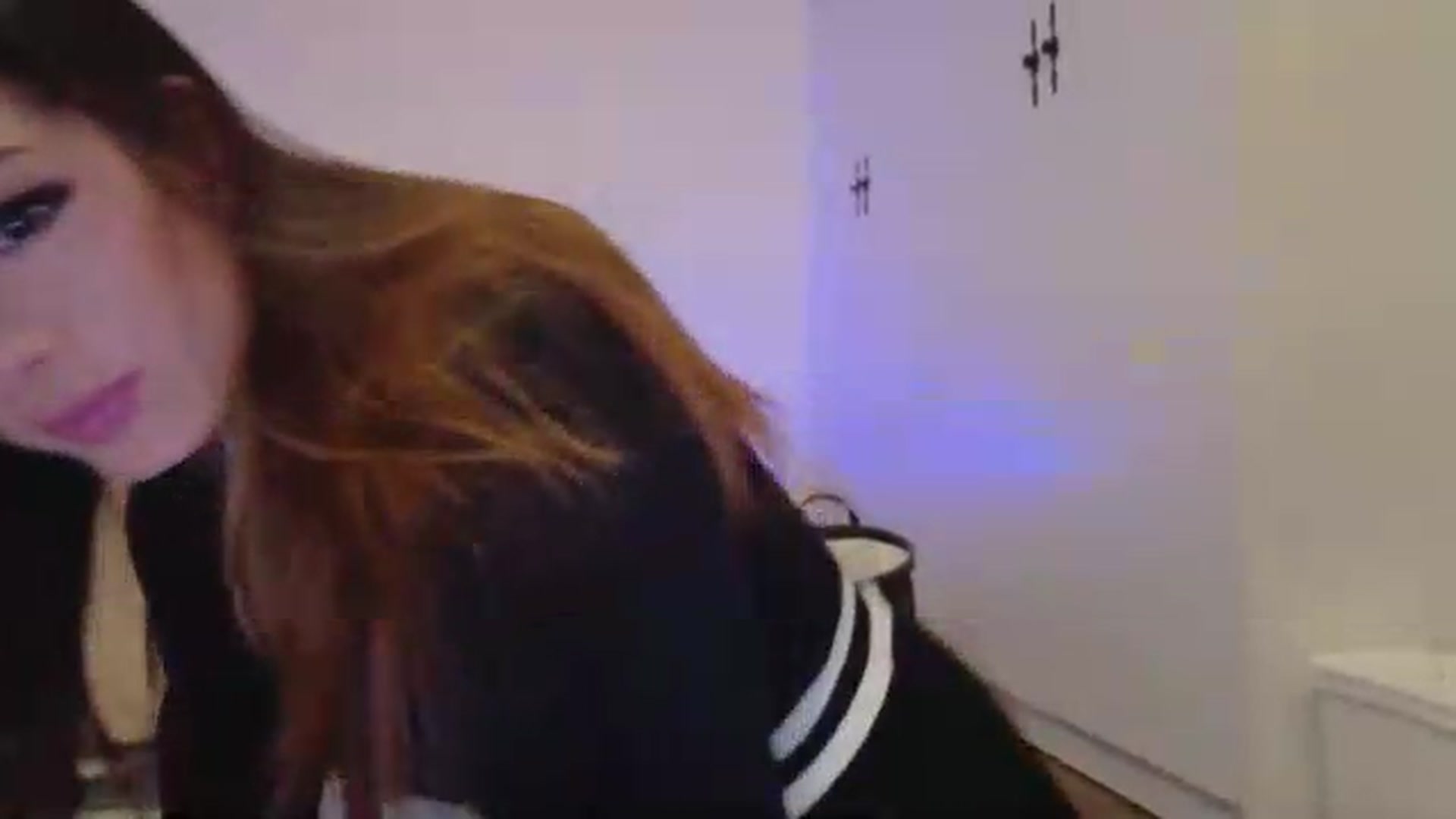Gallery image thumbnail from Bunni_'s myfreecams stream on, 07/08/2026, 04:40 image 4 of 20