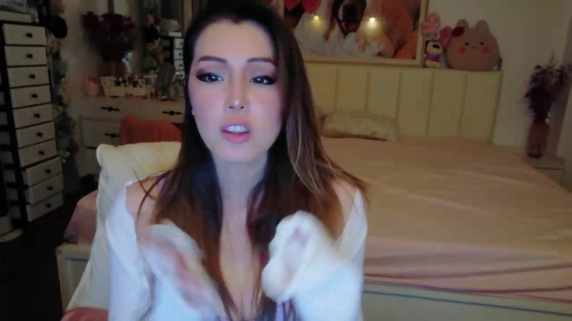 Gallery image thumbnail from Bunni_'s myfreecams stream on, 07/13/2026, 05:00 image 16 of 20