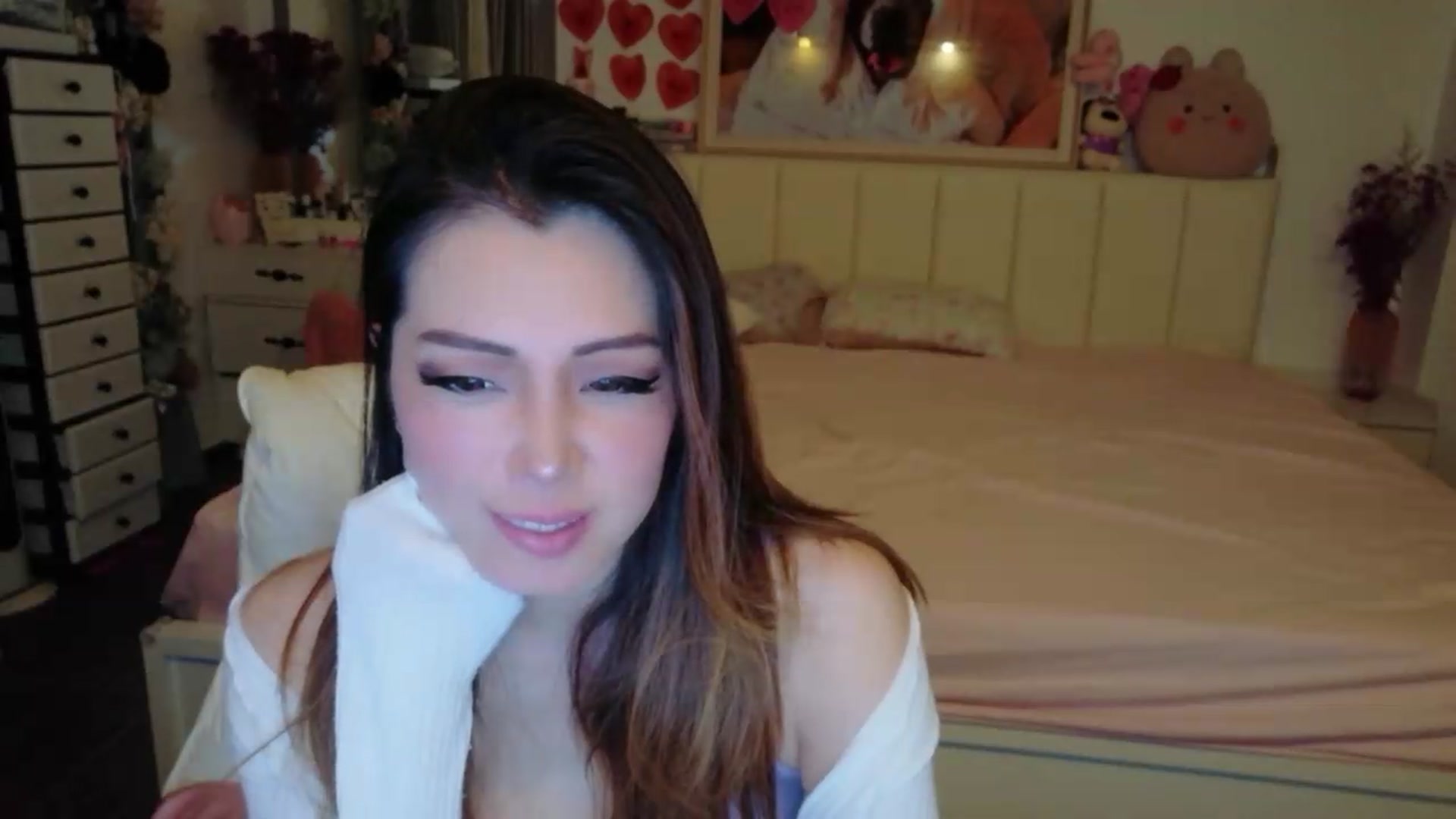 Gallery image thumbnail from Bunni_'s myfreecams stream on, 07/13/2026, 05:00 image 18 of 20