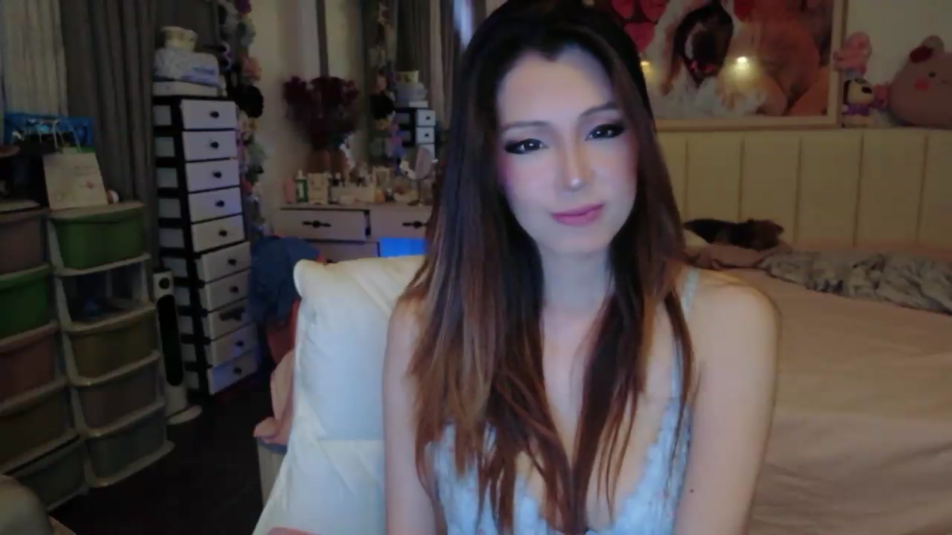 Gallery image thumbnail from Bunni_'s myfreecams stream on, 07/17/2026, 04:47 image 14 of 20