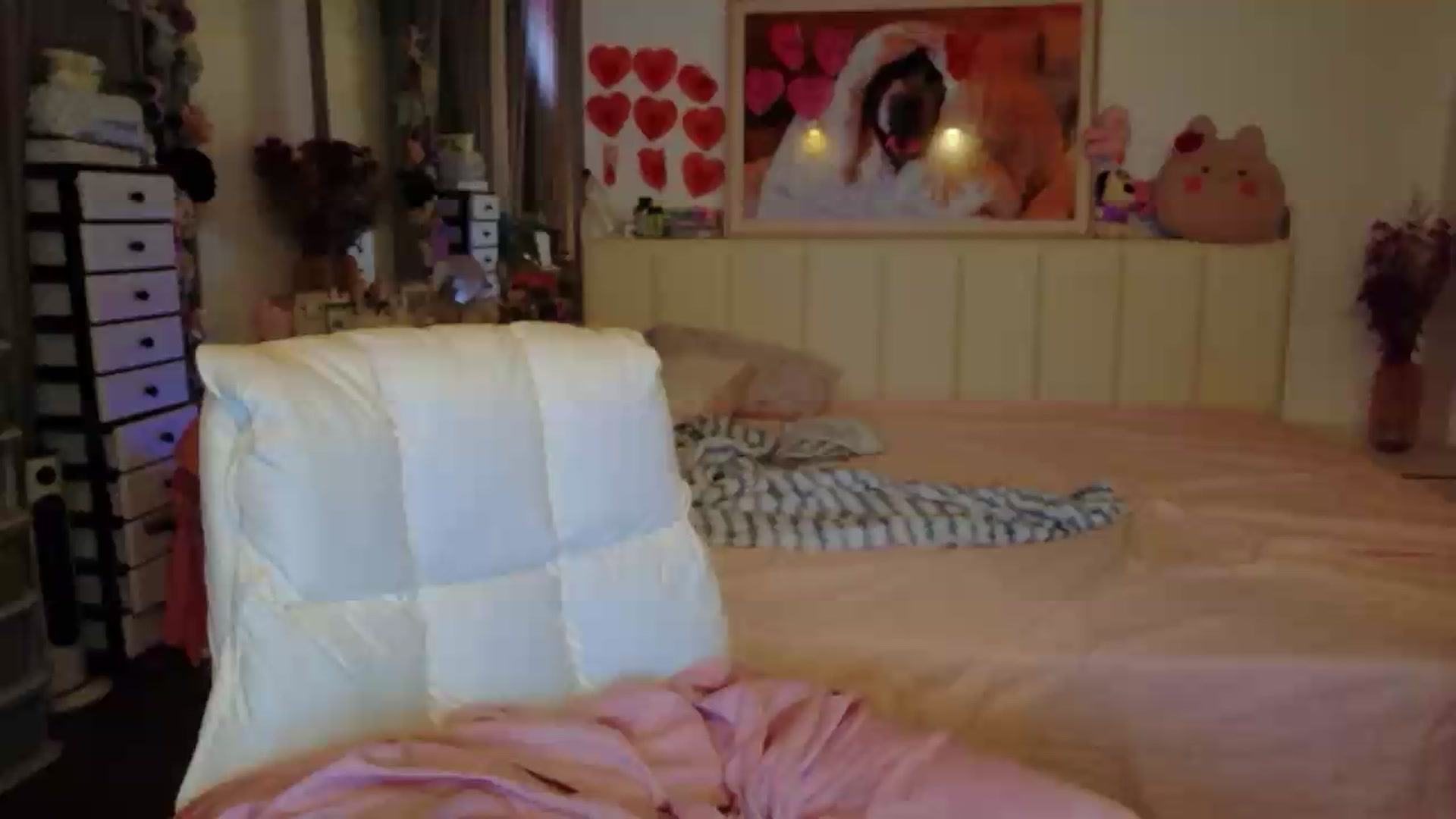 Gallery image thumbnail from Bunni_'s myfreecams stream on, 07/19/2026, 04:43 image 1 of 20