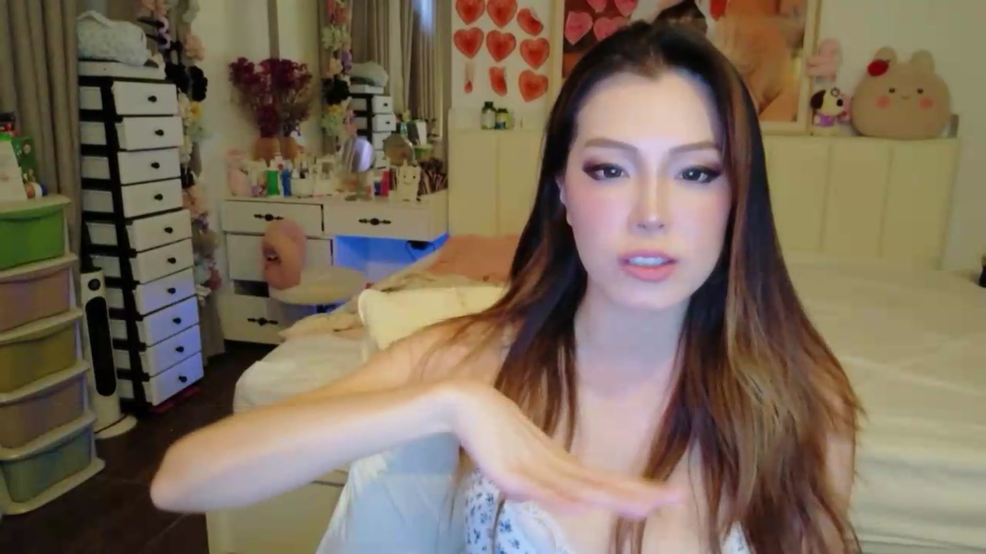 Gallery image thumbnail from Bunni_'s myfreecams stream on, 07/30/2026, 05:51 image 11 of 20