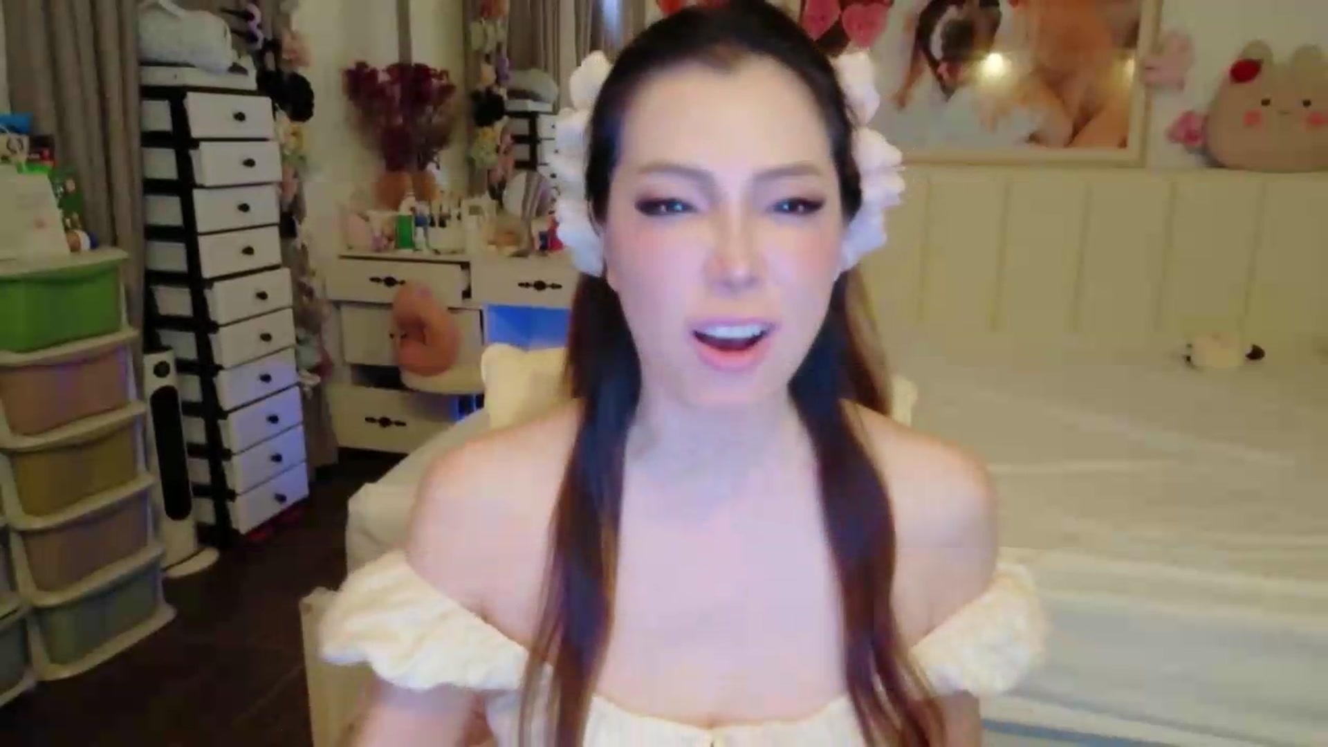 Gallery image thumbnail from Bunni_'s myfreecams stream on, 07/31/2026, 05:45 image 10 of 20