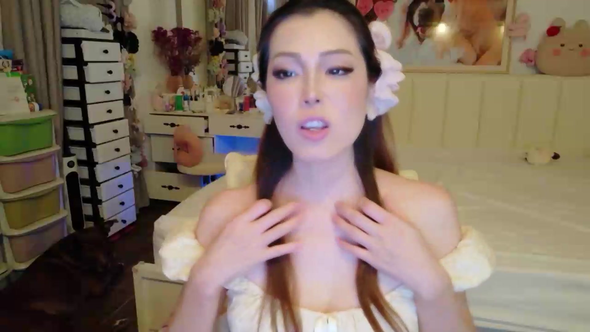 Gallery image thumbnail from Bunni_'s myfreecams stream on, 07/31/2026, 05:45 image 17 of 20