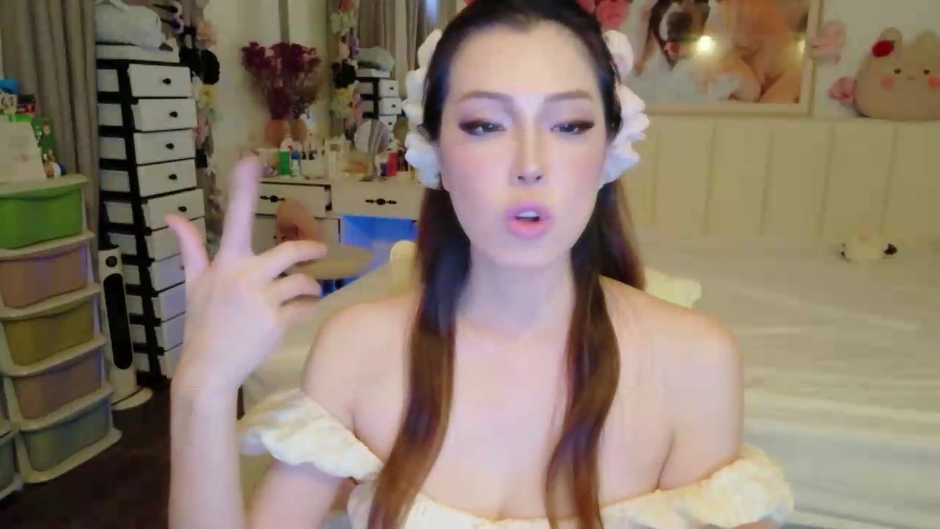 Gallery image thumbnail from Bunni_'s myfreecams stream on, 07/31/2026, 05:45 image 13 of 20