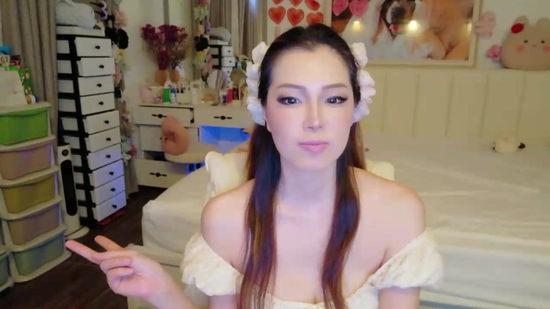 Gallery image thumbnail from Bunni_'s myfreecams stream on, 07/31/2026, 05:45 image 5 of 20
