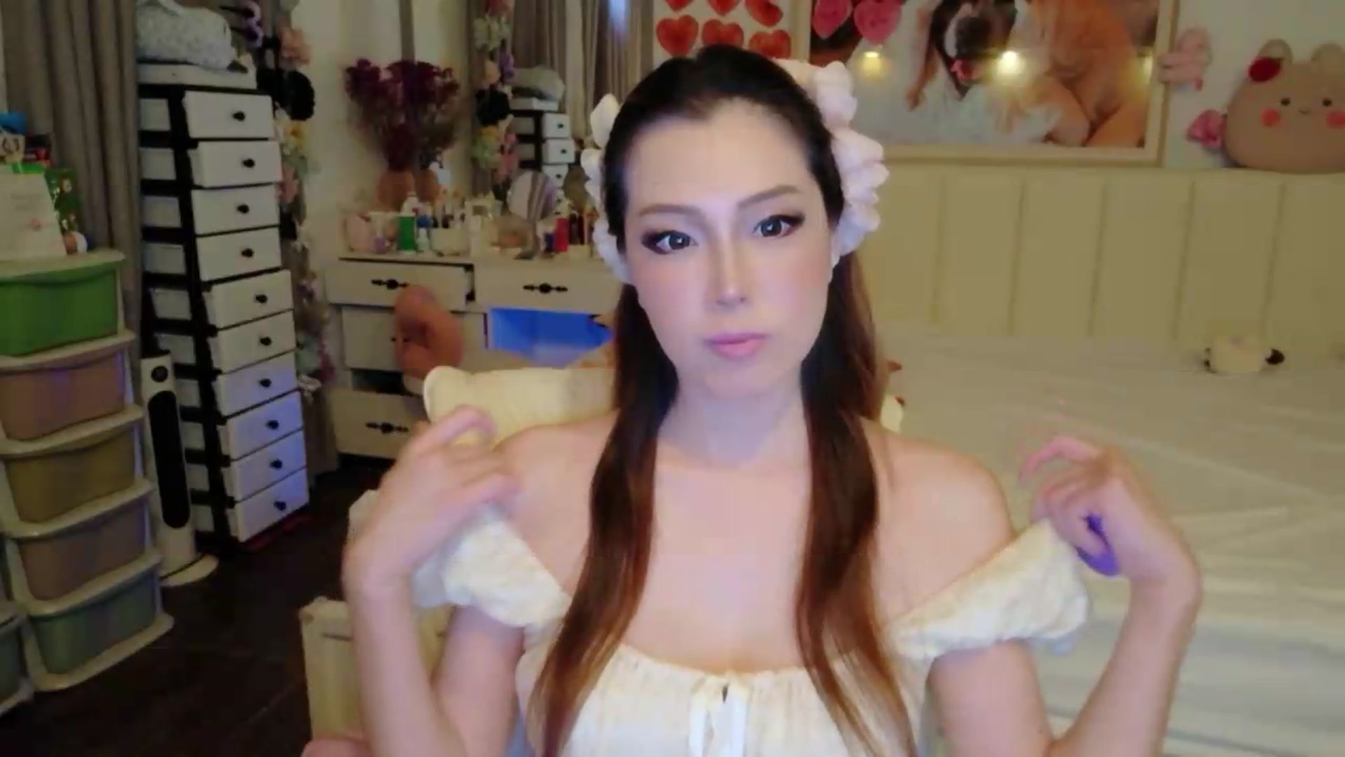Gallery image thumbnail from Bunni_'s myfreecams stream on, 07/31/2026, 05:45 image 2 of 20
