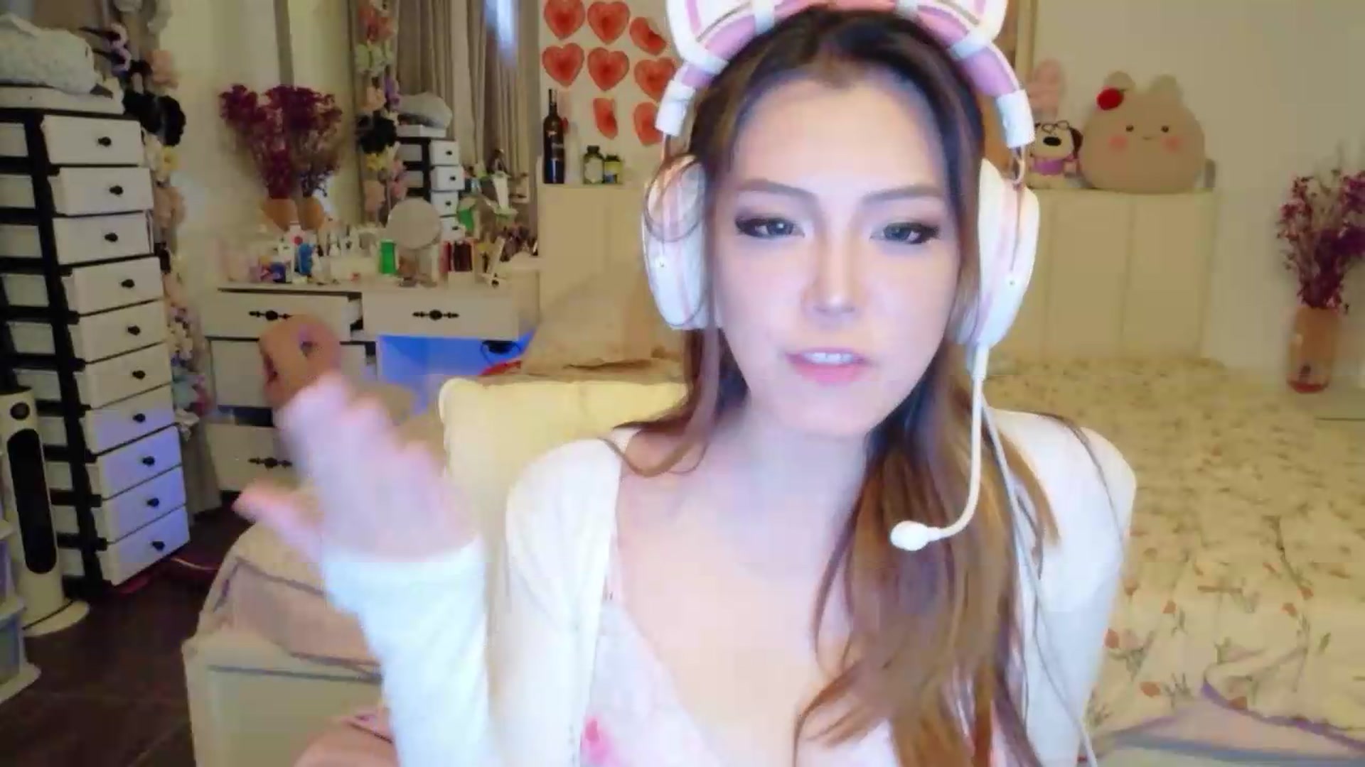 Gallery image thumbnail from Bunni_'s myfreecams stream on, 08/01/2026, 04:47 image 19 of 20