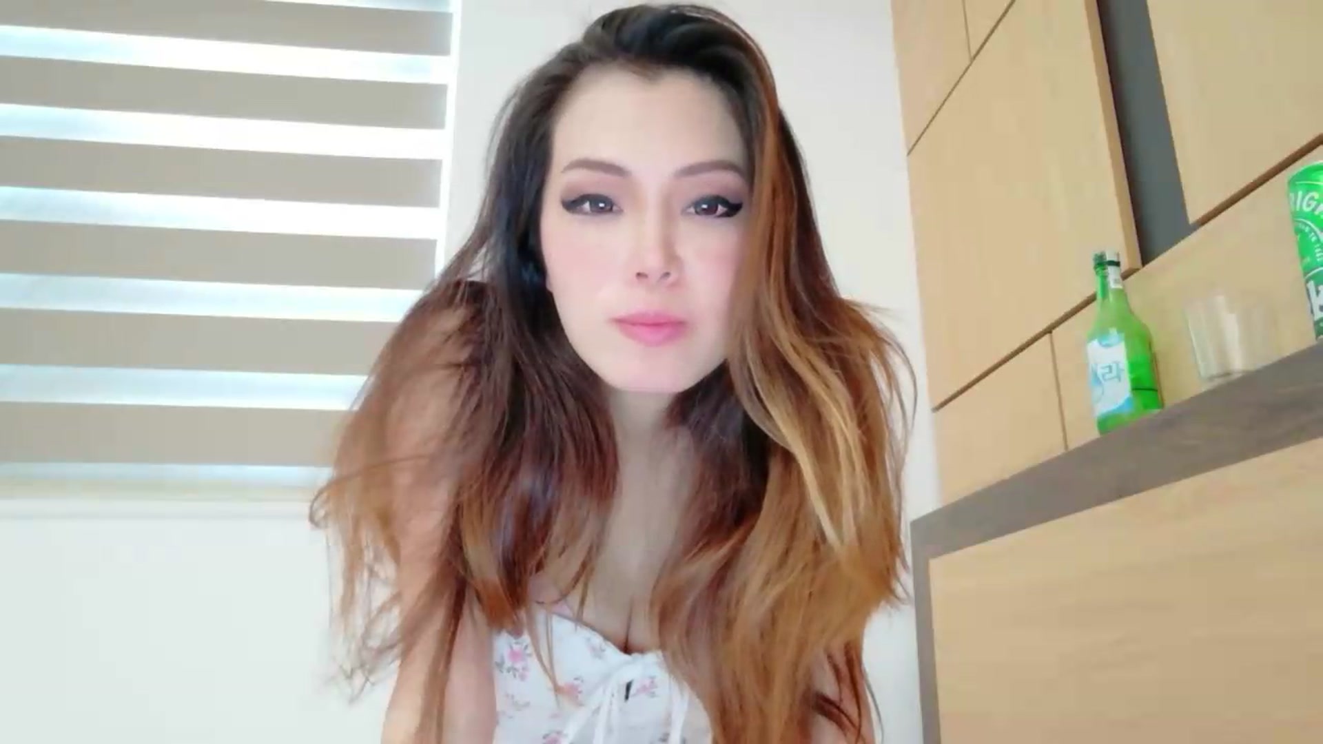 Gallery image thumbnail from Bunni_'s myfreecams stream on, 08/19/2026, 05:23 image 8 of 20