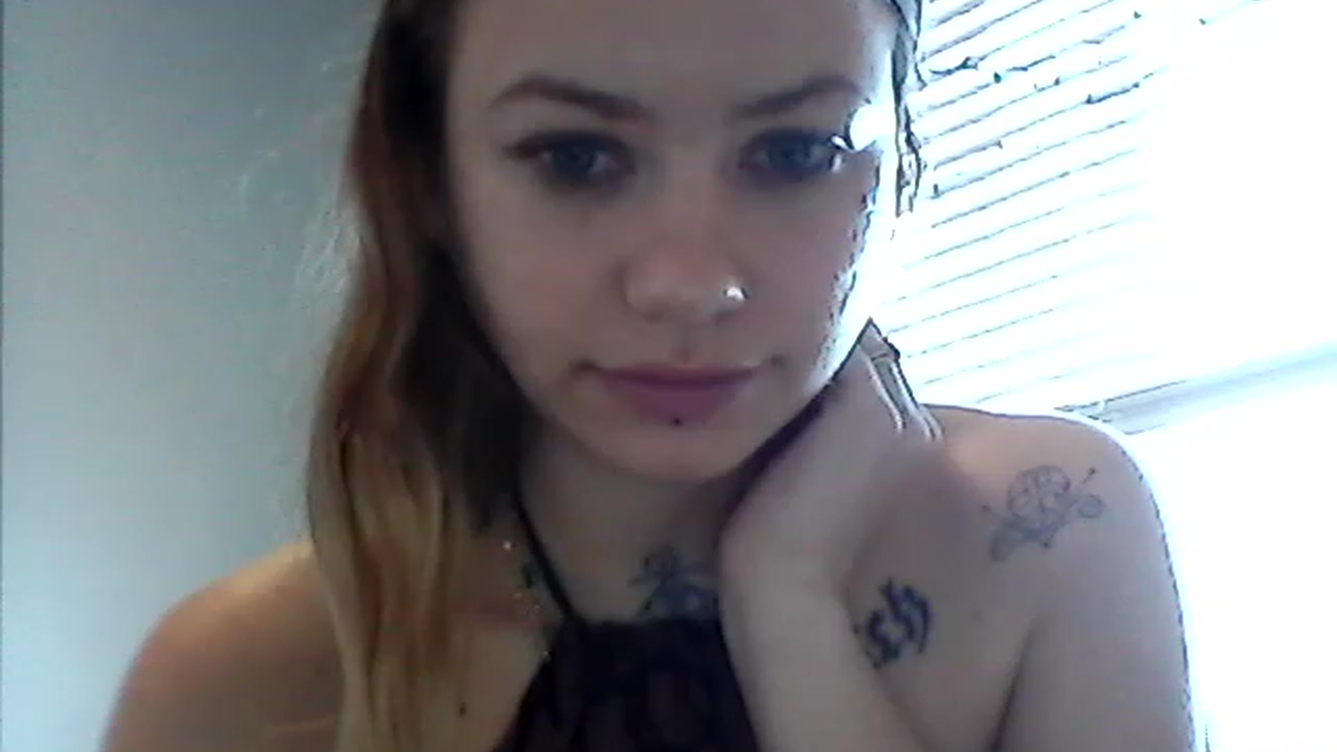 Gallery image thumbnail from Bunnie777's myfreecams stream on, 04/03/2023, 22:37 image 14 of 20