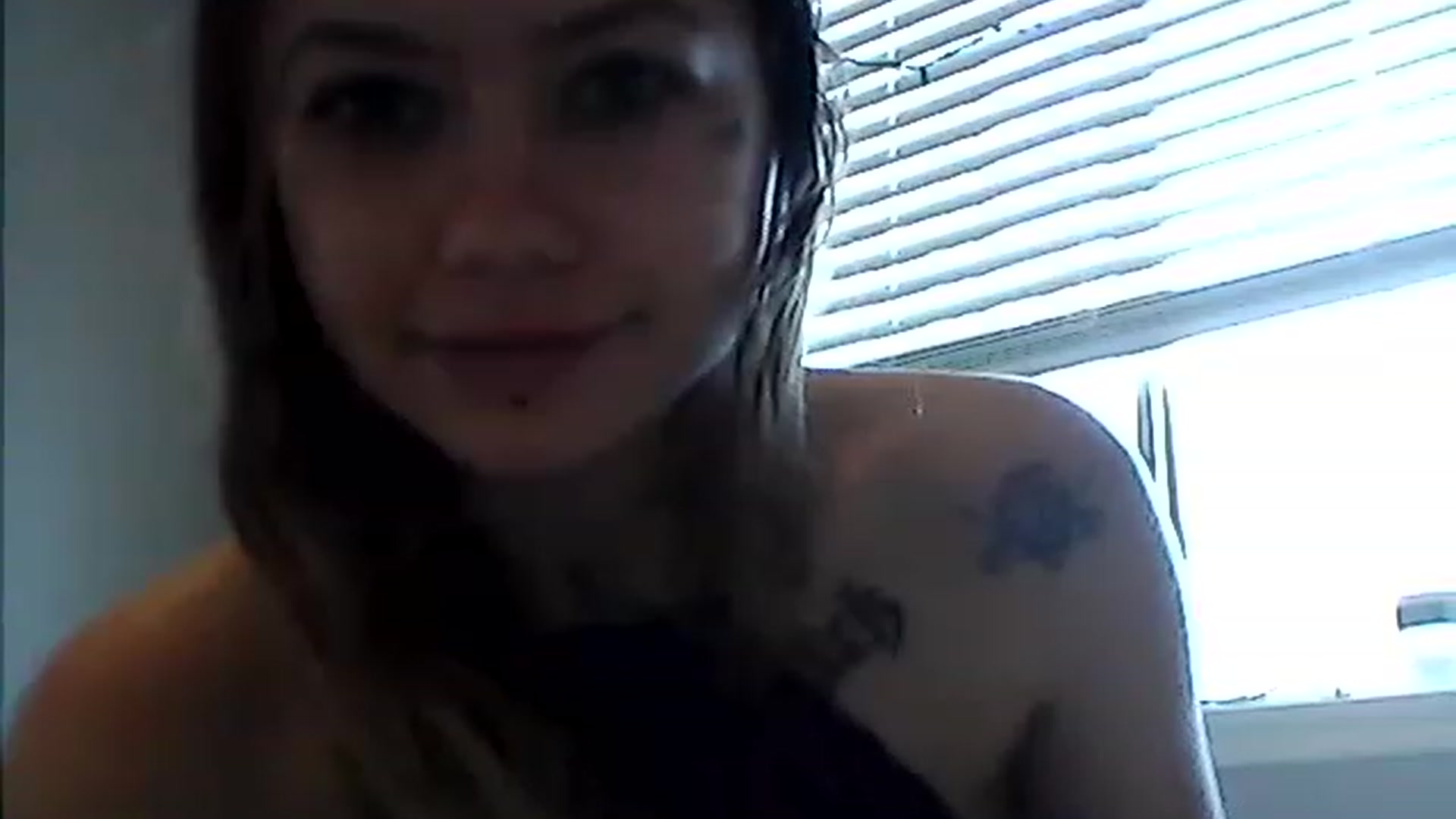 Gallery image thumbnail from Bunnie777's myfreecams stream on, 04/03/2023, 22:37 image 2 of 20