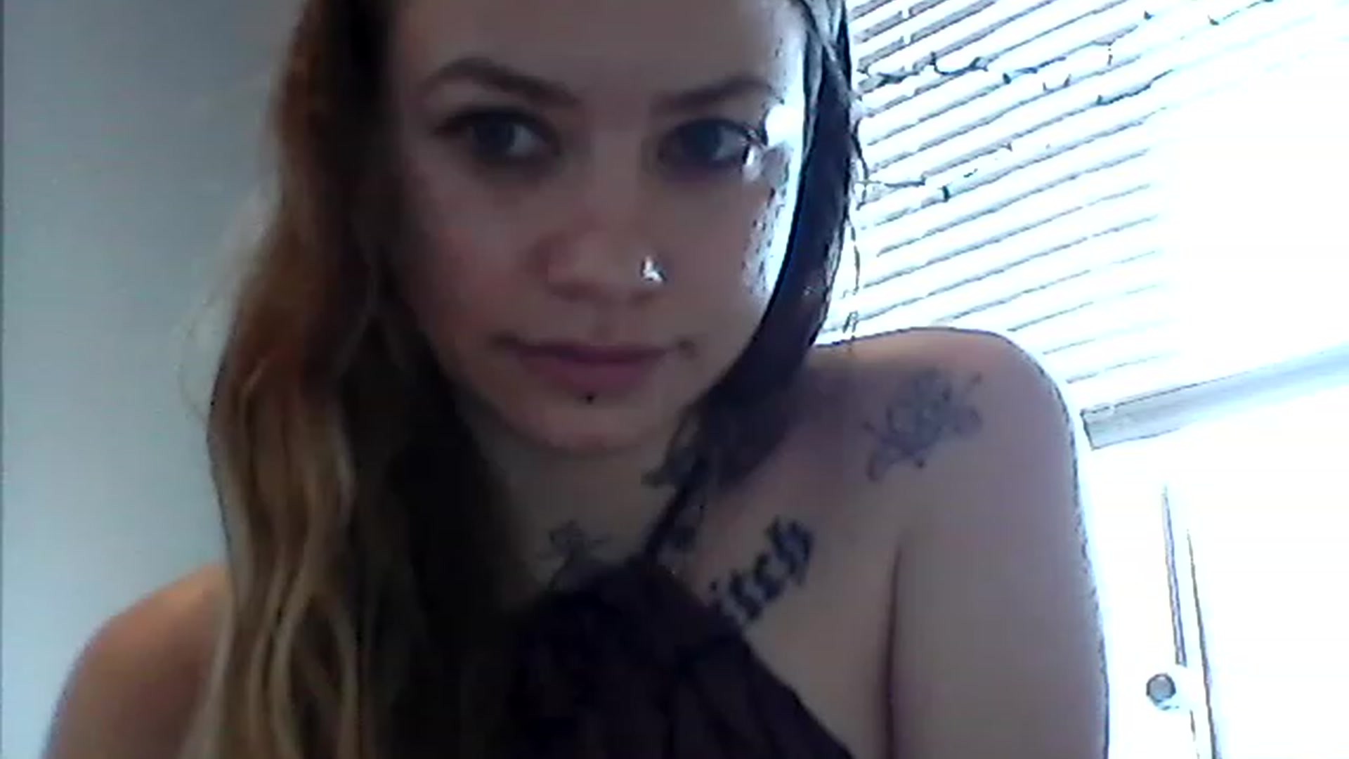 Gallery image thumbnail from Bunnie777's myfreecams stream on, 04/03/2023, 22:37 image 13 of 20