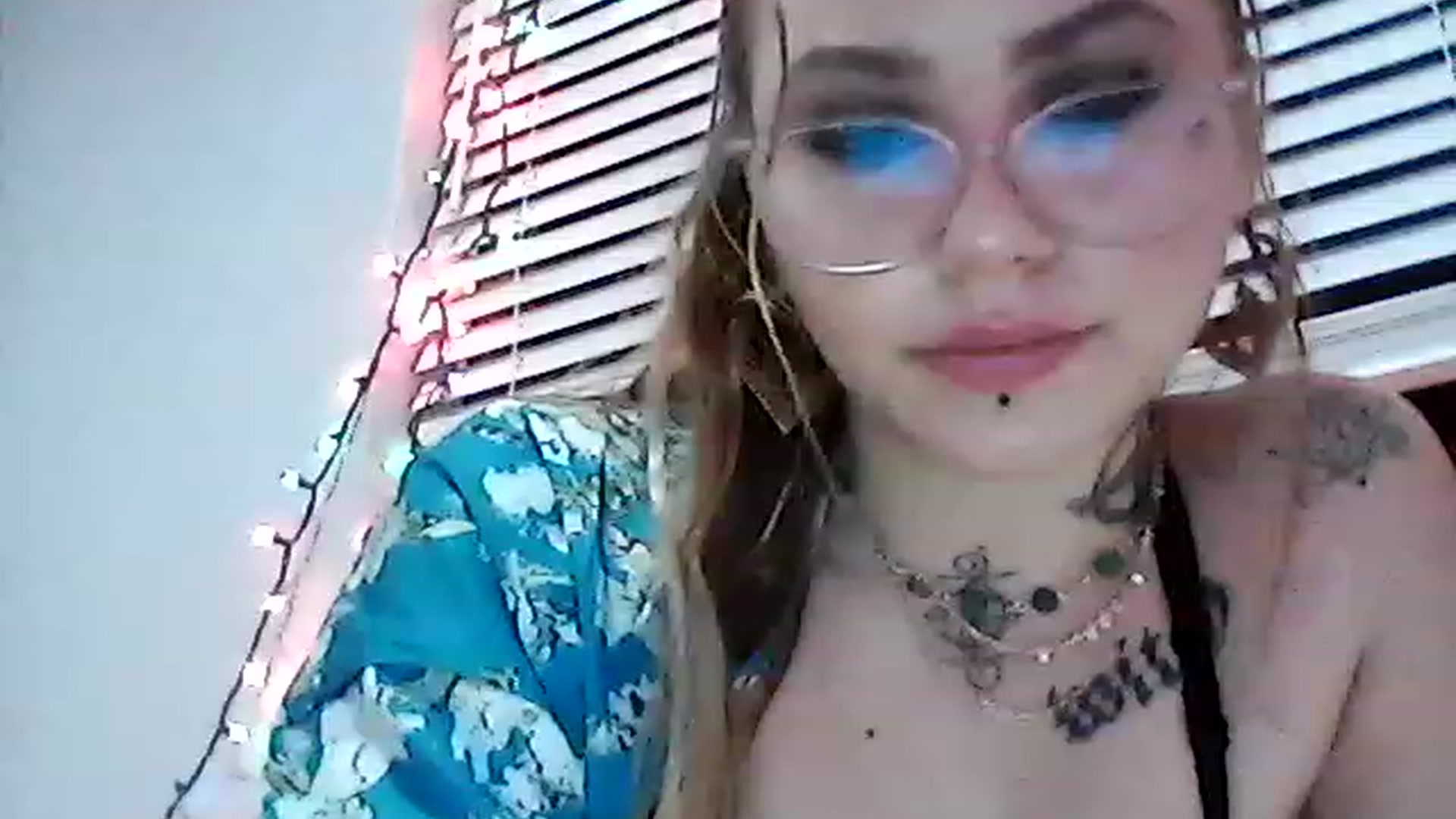 Gallery image thumbnail from Bunnie777's myfreecams stream on, 04/07/2023, 11:13 image 8 of 20