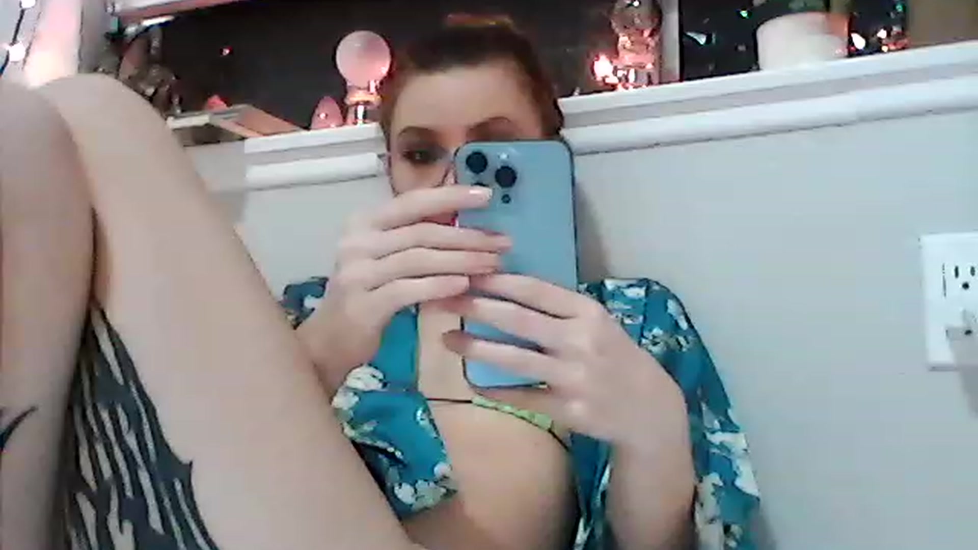 Gallery image thumbnail from Bunnie777's myfreecams stream on, 04/07/2023, 13:28 image 3 of 20