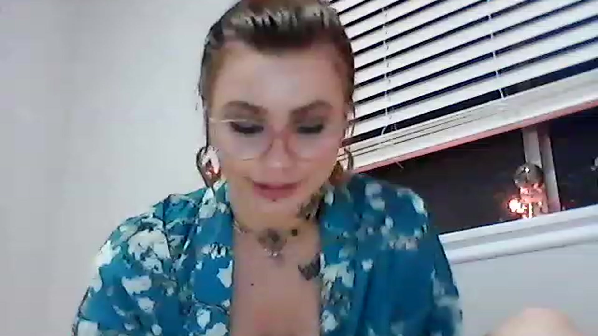 Gallery image thumbnail from Bunnie777's myfreecams stream on, 04/07/2023, 13:28 image 17 of 20
