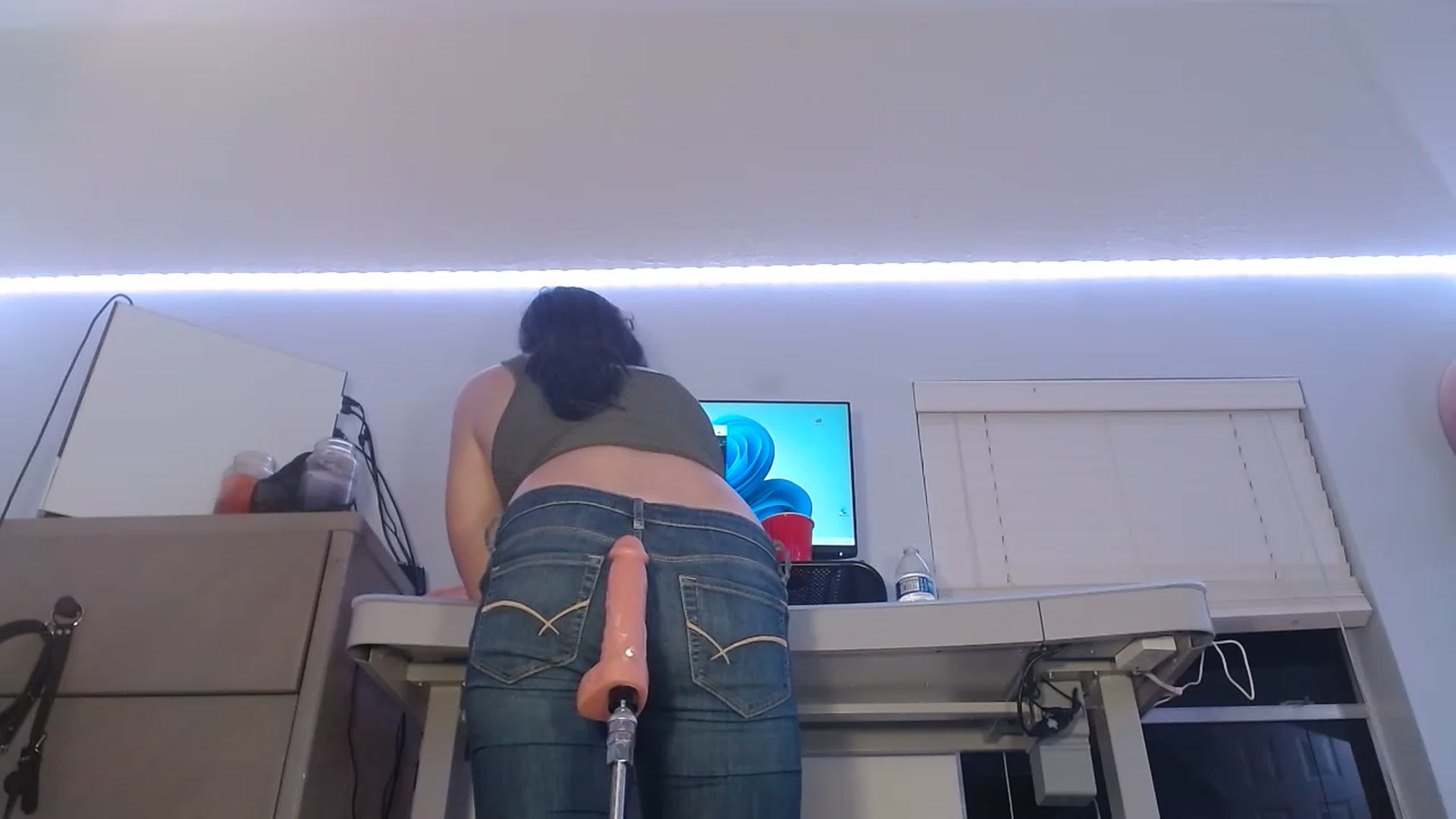 Gallery image thumbnail from BunnyNextDoor's myfreecams stream on, 11/17/2022, 03:10 image 12 of 20