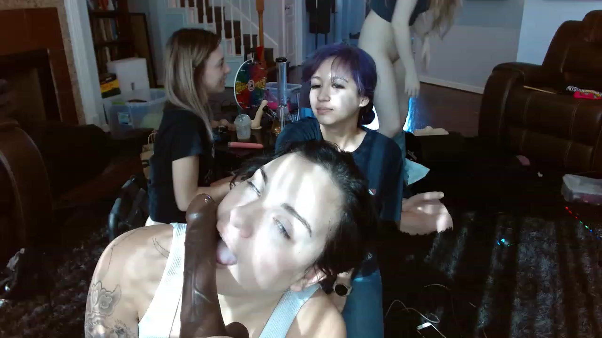 Gallery image thumbnail from BunnyNextDoor's myfreecams stream on, 11/28/2022, 19:08 image 12 of 20