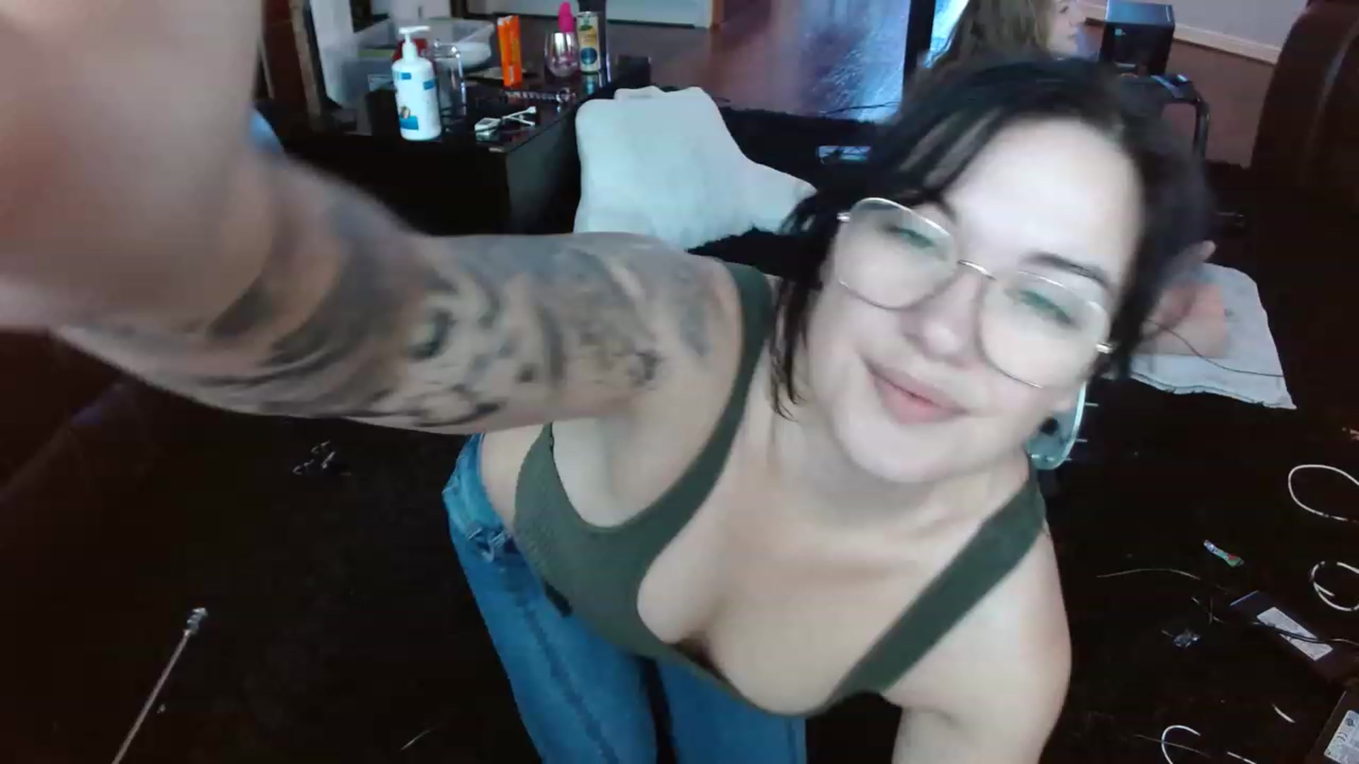 Gallery image thumbnail from BunnyNextDoor's myfreecams stream on, 12/05/2022, 18:56 image 7 of 20