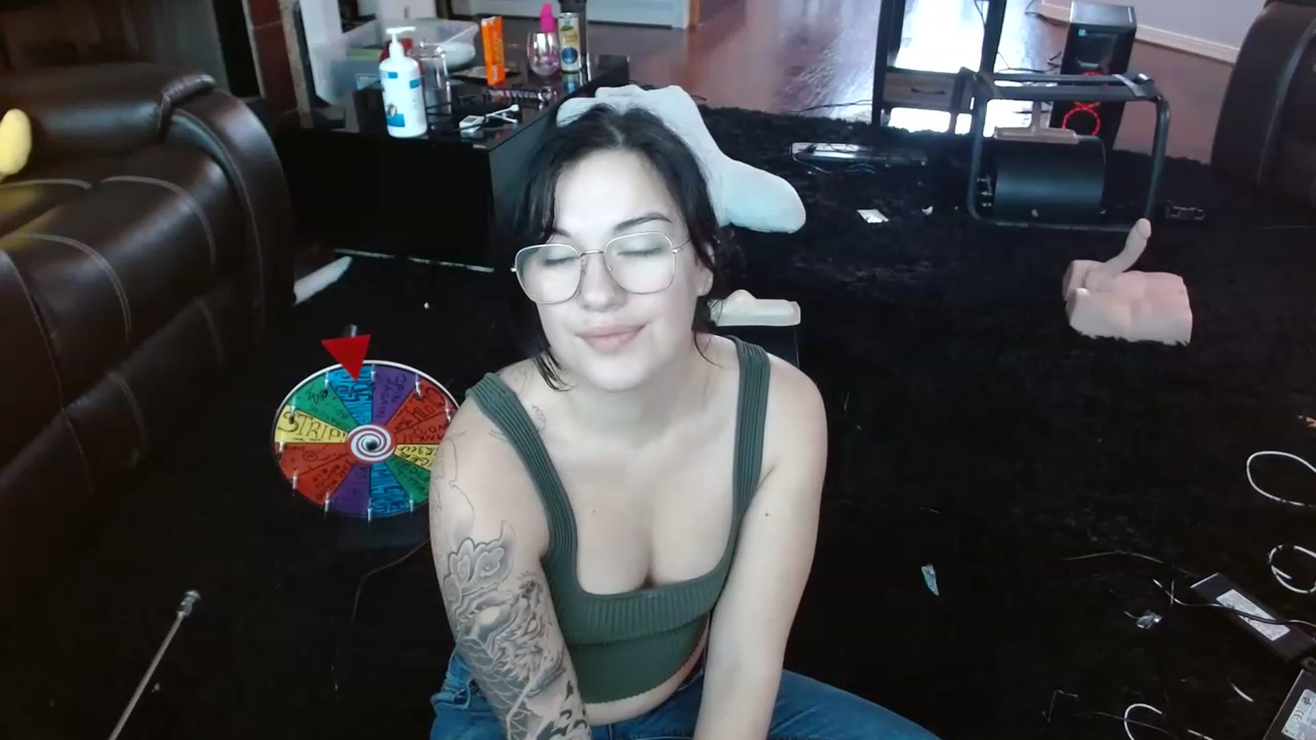 Gallery image thumbnail from BunnyNextDoor's myfreecams stream on, 12/05/2022, 18:56 image 5 of 20