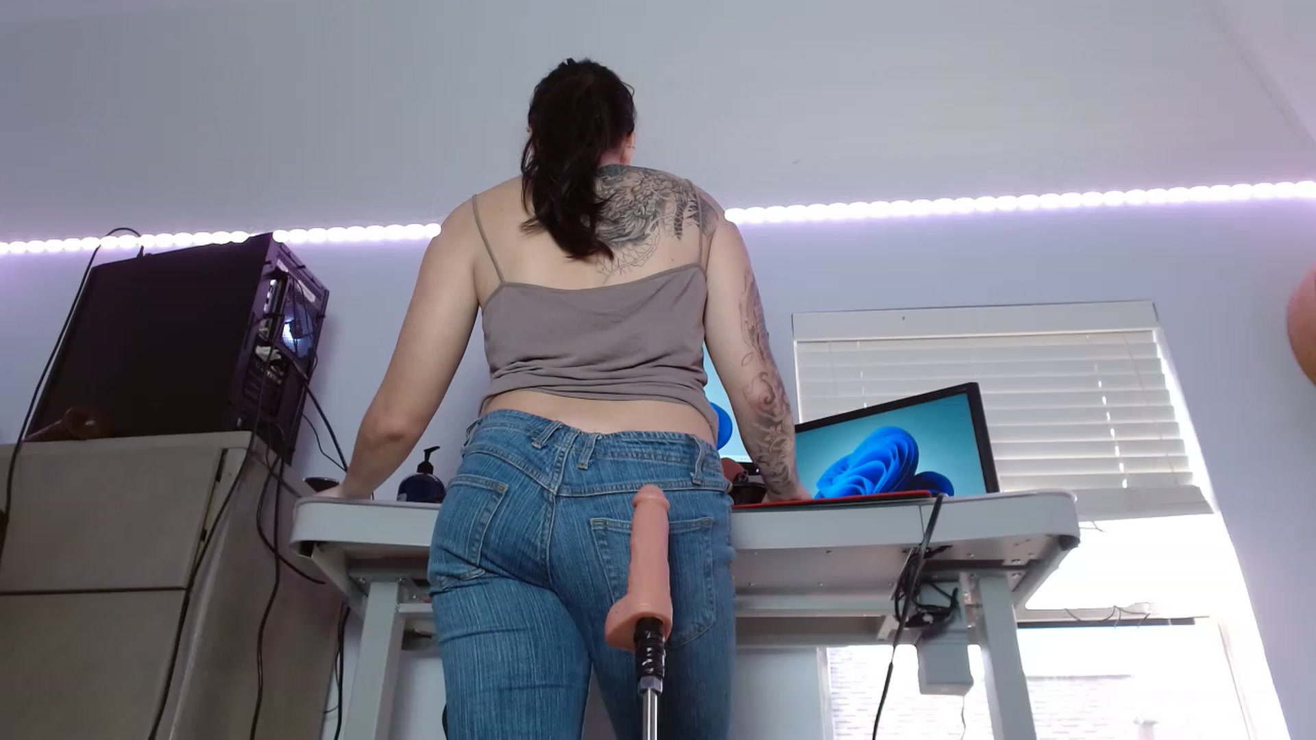 Gallery image thumbnail from BunnyNextDoor's myfreecams stream on, 12/08/2022, 20:42 image 14 of 20