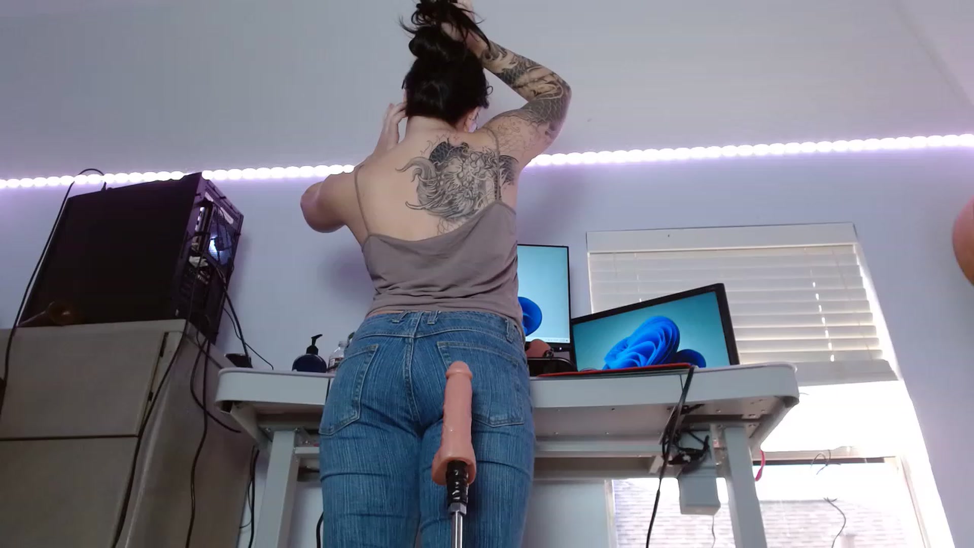 Gallery image thumbnail from BunnyNextDoor's myfreecams stream on, 12/08/2022, 20:42 image 20 of 20