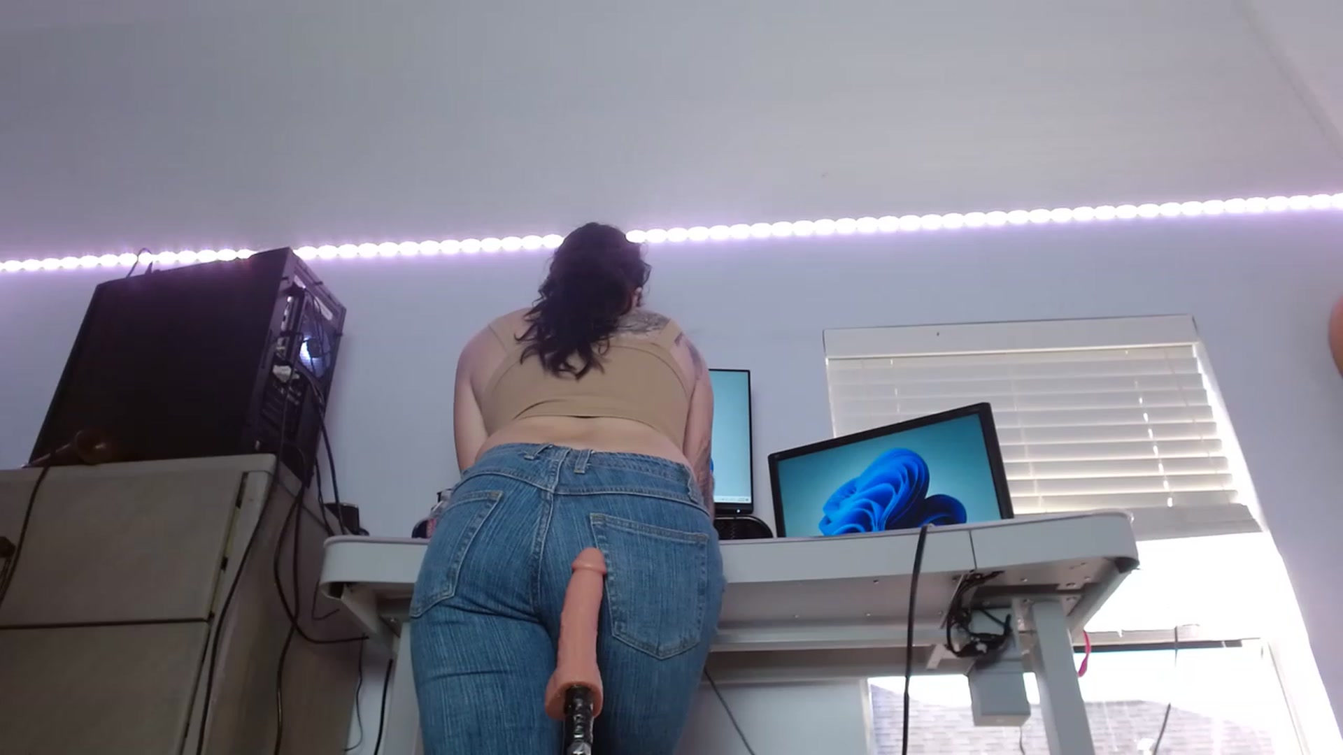 Gallery image thumbnail from BunnyNextDoor's myfreecams stream on, 12/09/2022, 20:50 image 20 of 20