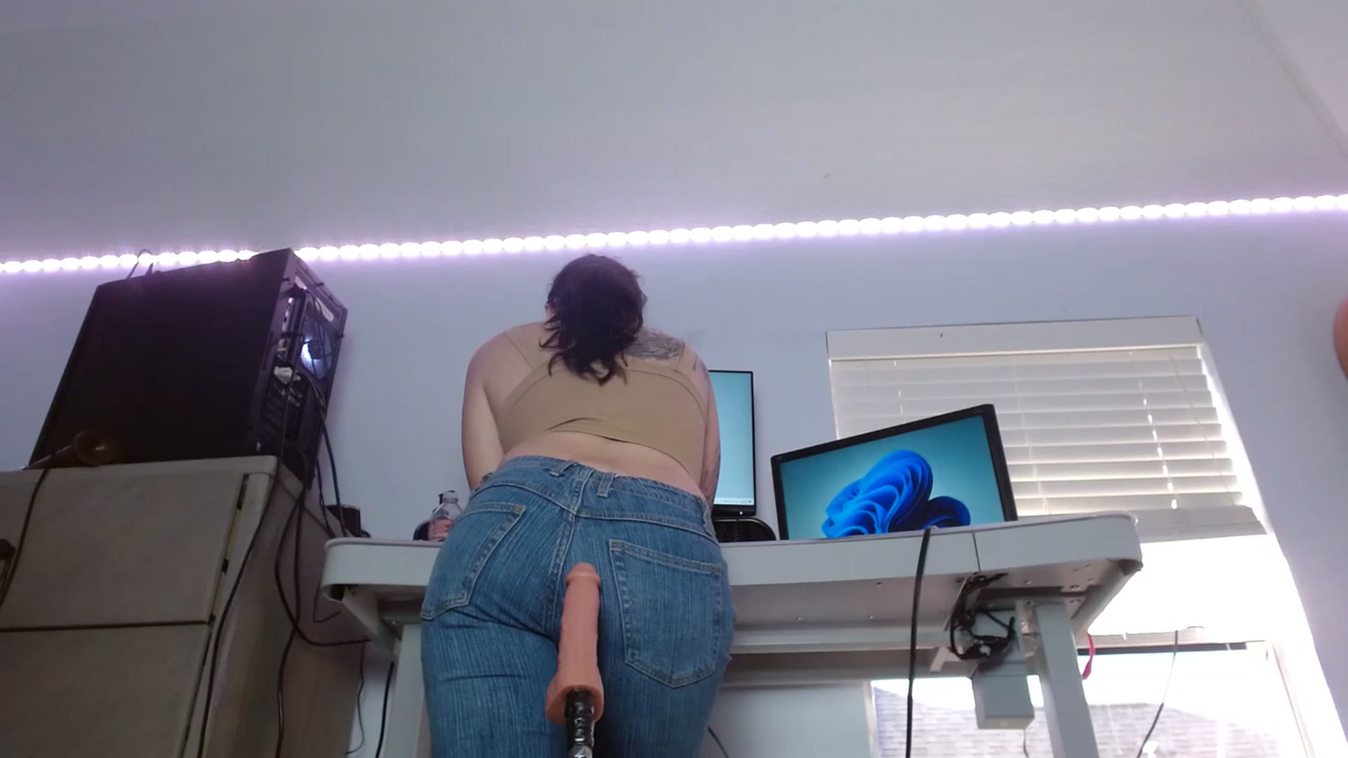 Gallery image thumbnail from BunnyNextDoor's myfreecams stream on, 12/09/2022, 20:50 image 18 of 20