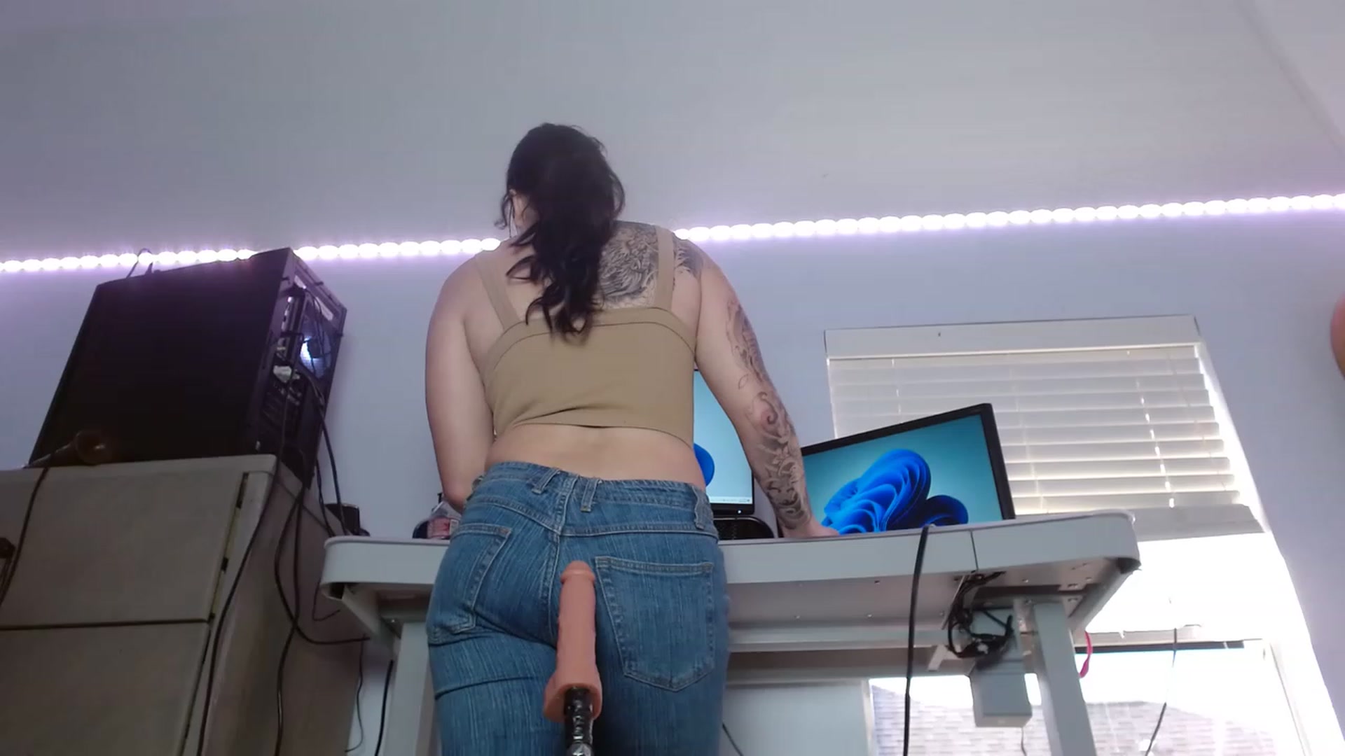 Gallery image thumbnail from BunnyNextDoor's myfreecams stream on, 12/09/2022, 20:50 image 15 of 20