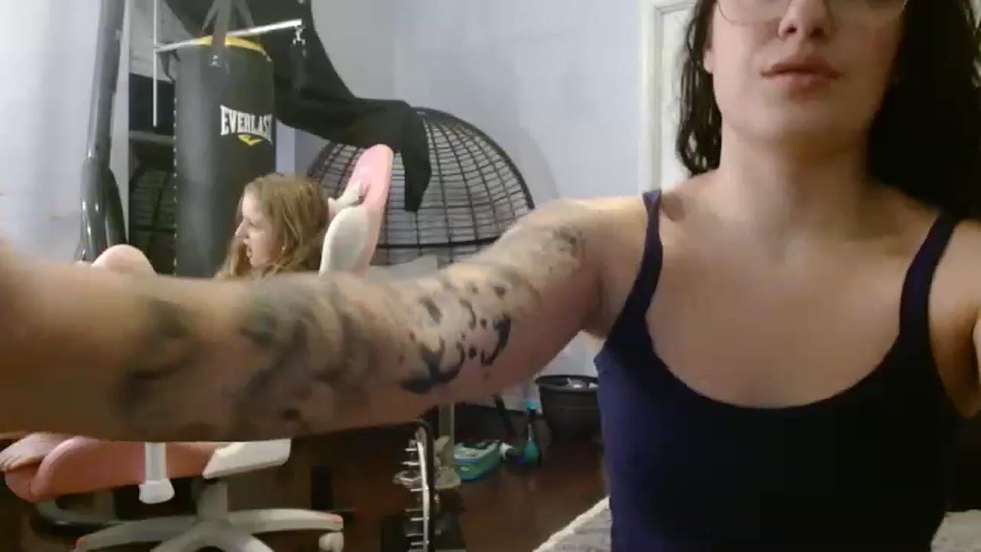 Gallery image thumbnail from BunnyNextDoor's myfreecams stream on, 12/11/2022, 24:24 image 16 of 20