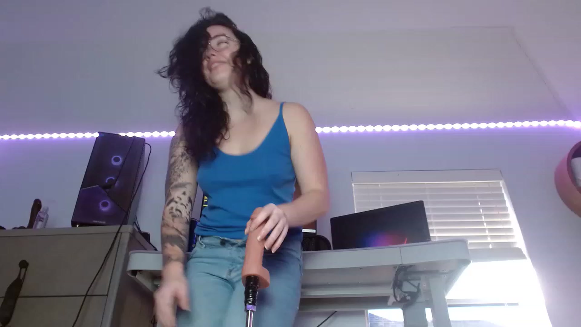 Gallery image thumbnail from BunnyNextDoor's myfreecams stream on, 12/27/2022, 21:26 image 2 of 20