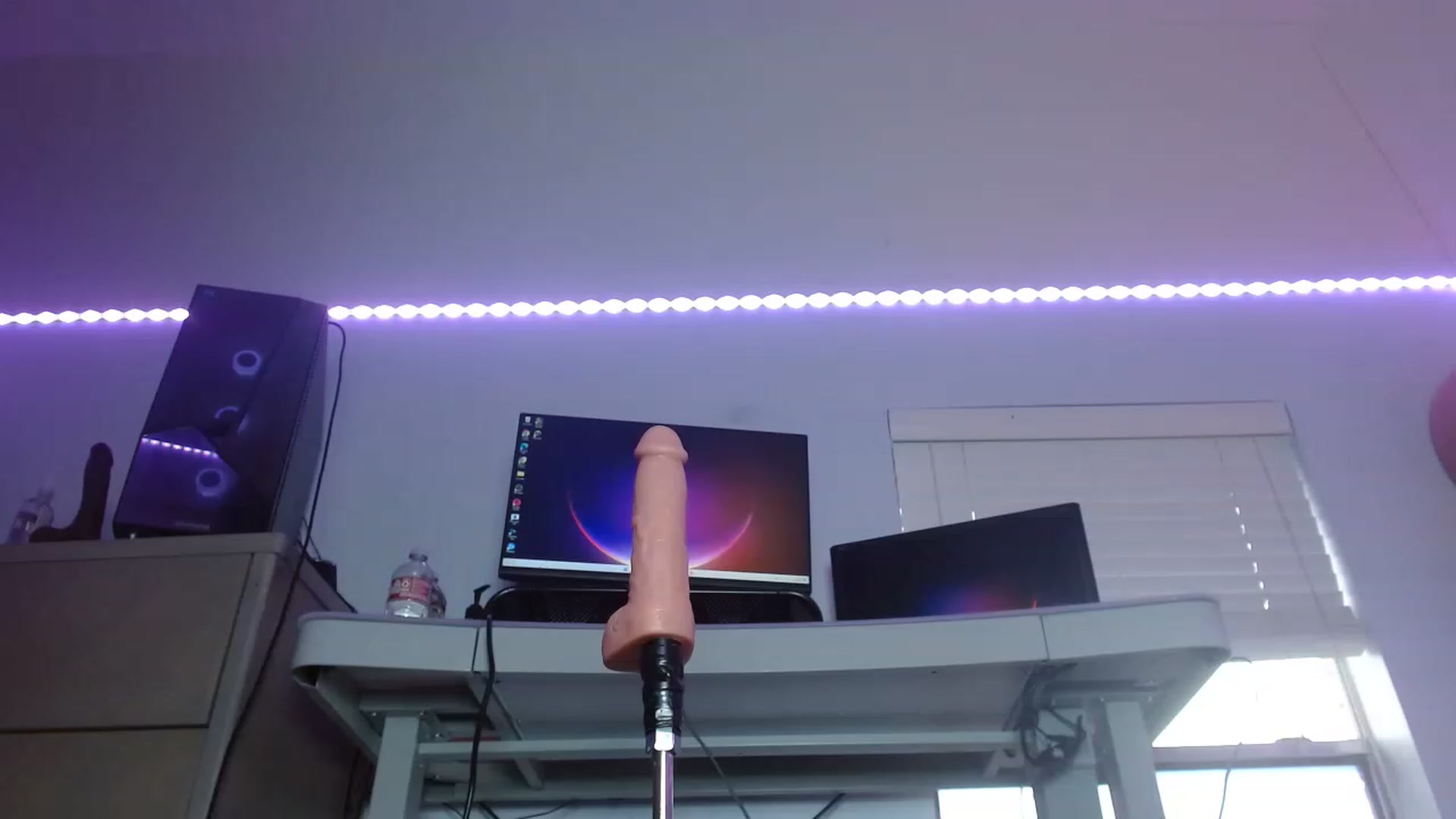 Gallery image thumbnail from BunnyNextDoor's myfreecams stream on, 12/29/2022, 18:06 image 3 of 20