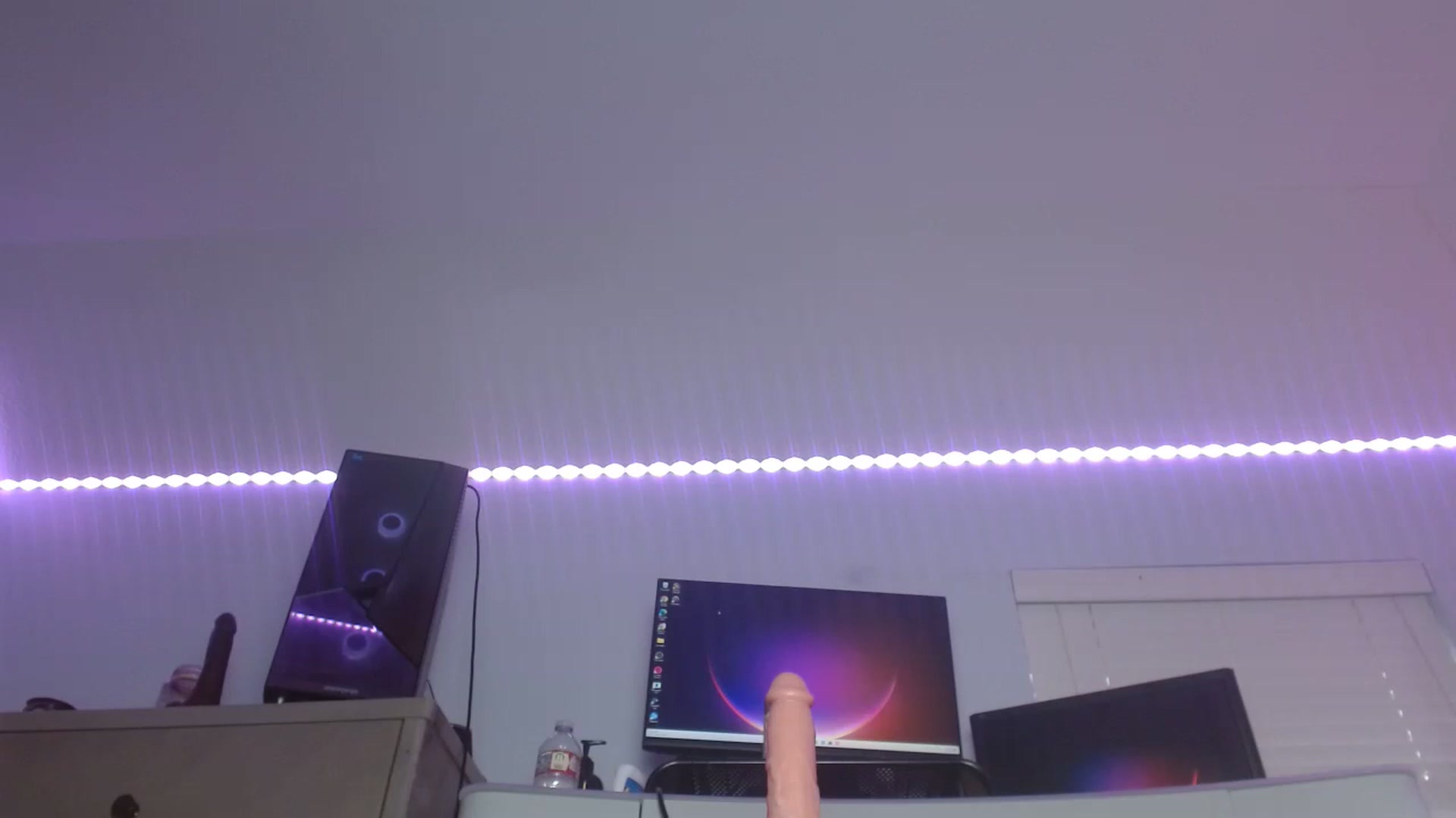 Gallery image thumbnail from BunnyNextDoor's myfreecams stream on, 01/02/2023, 23:37 image 2 of 20