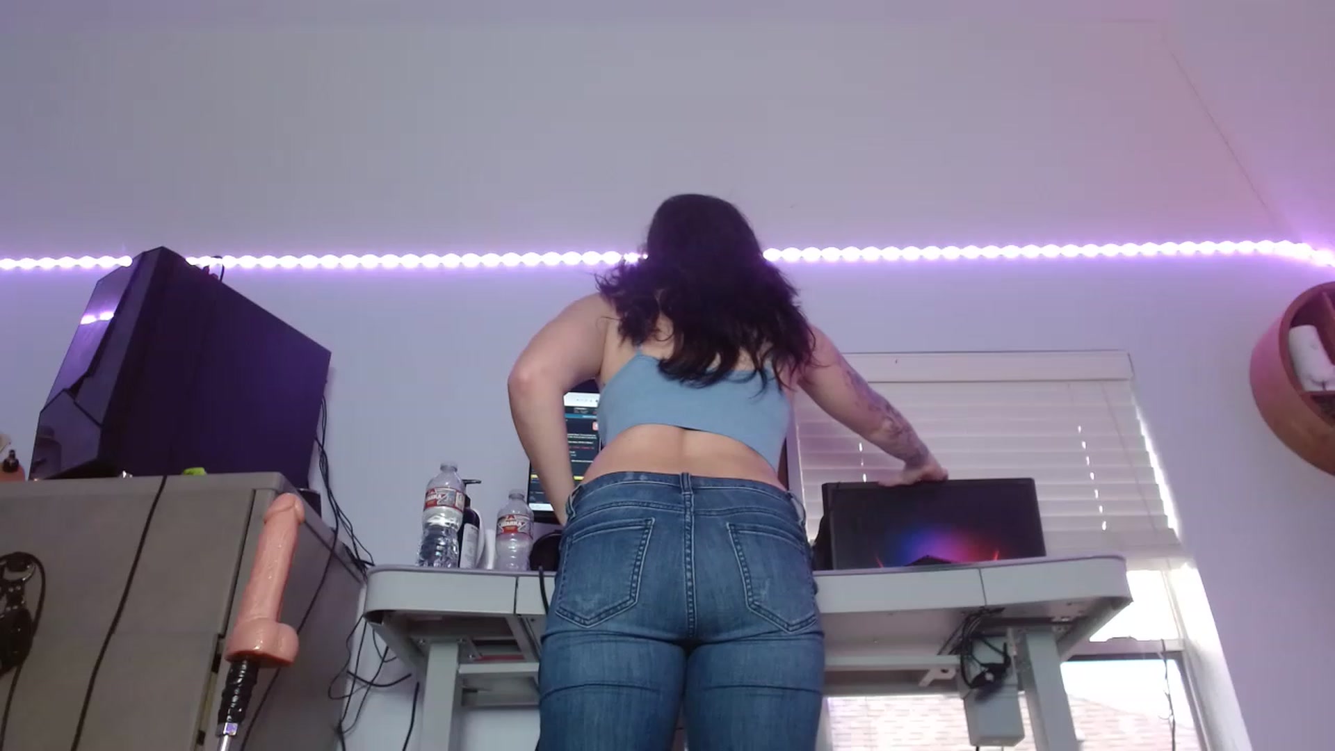 Gallery image thumbnail from BunnyNextDoor's myfreecams stream on, 01/10/2023, 16:47 image 7 of 20