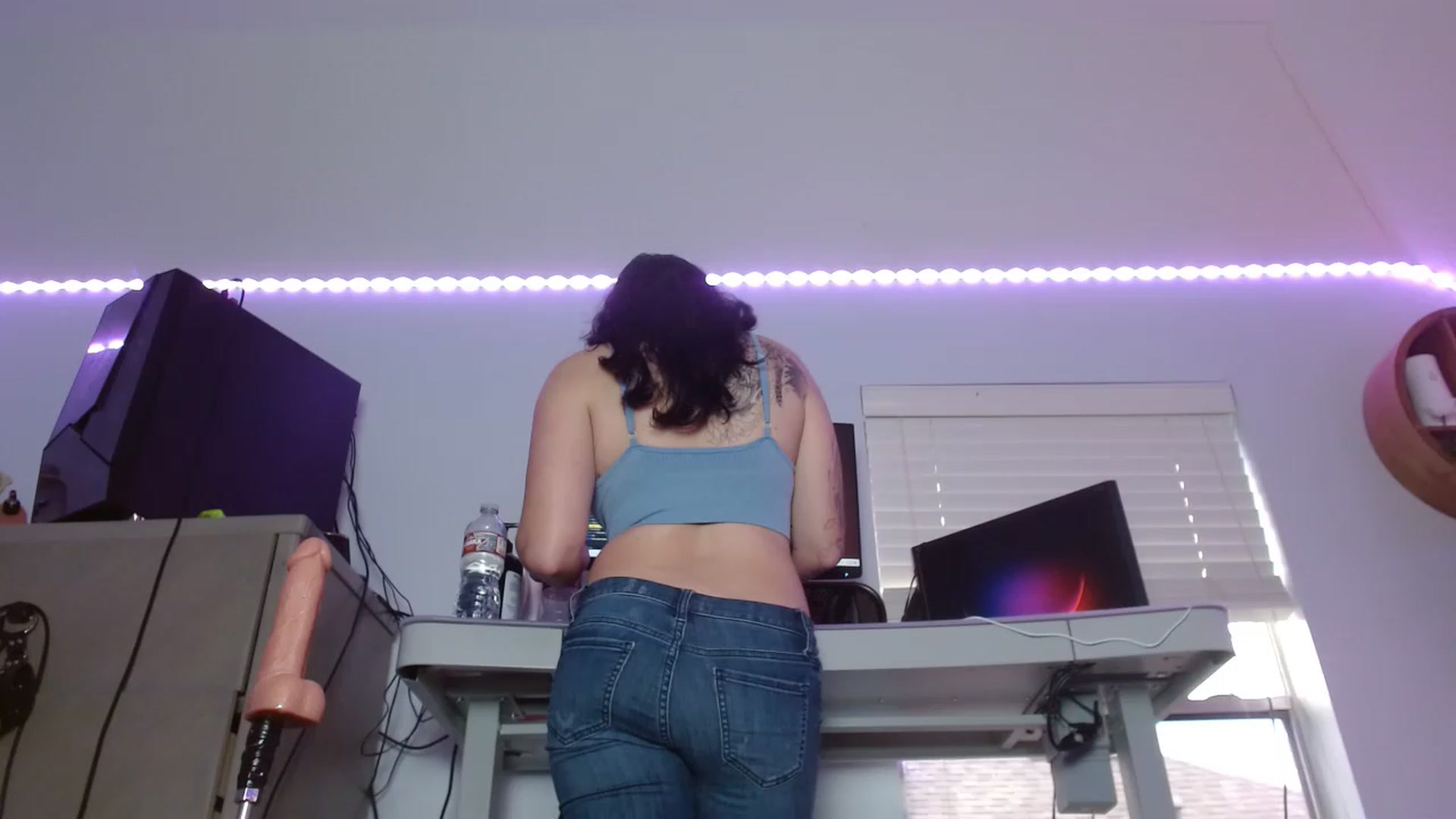 Gallery image thumbnail from BunnyNextDoor's myfreecams stream on, 01/10/2023, 16:47 image 16 of 20