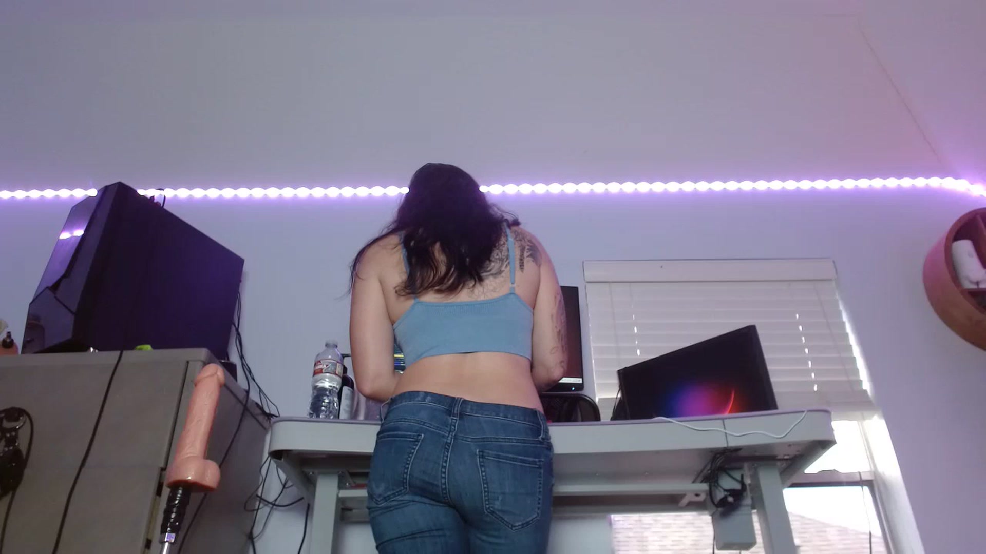 Gallery image thumbnail from BunnyNextDoor's myfreecams stream on, 01/10/2023, 16:47 image 14 of 20
