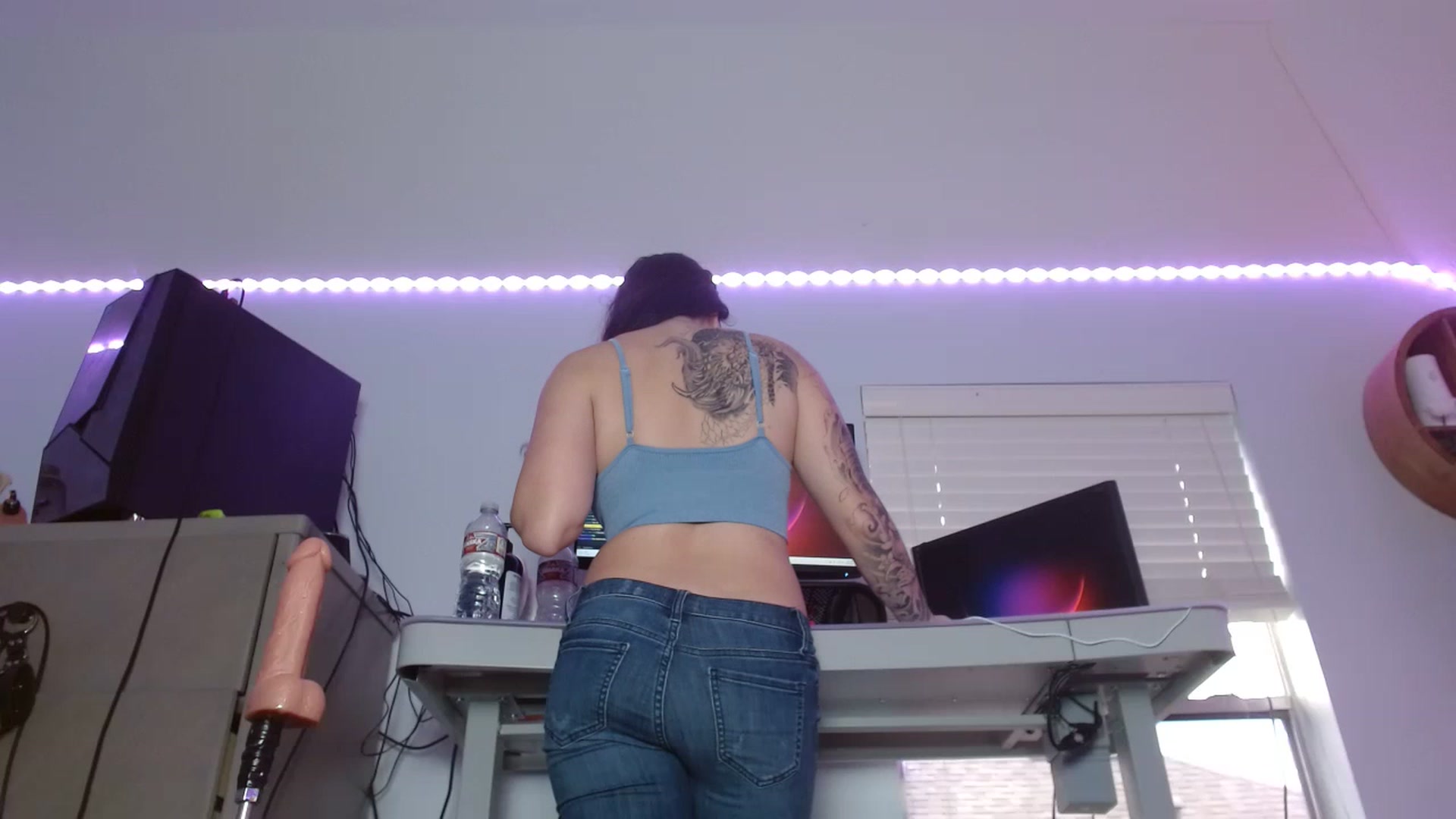 Gallery image thumbnail from BunnyNextDoor's myfreecams stream on, 01/10/2023, 16:47 image 15 of 20