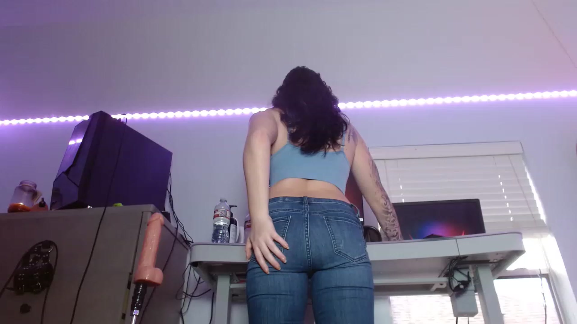 Gallery image thumbnail from BunnyNextDoor's myfreecams stream on, 01/10/2023, 16:47 image 6 of 20