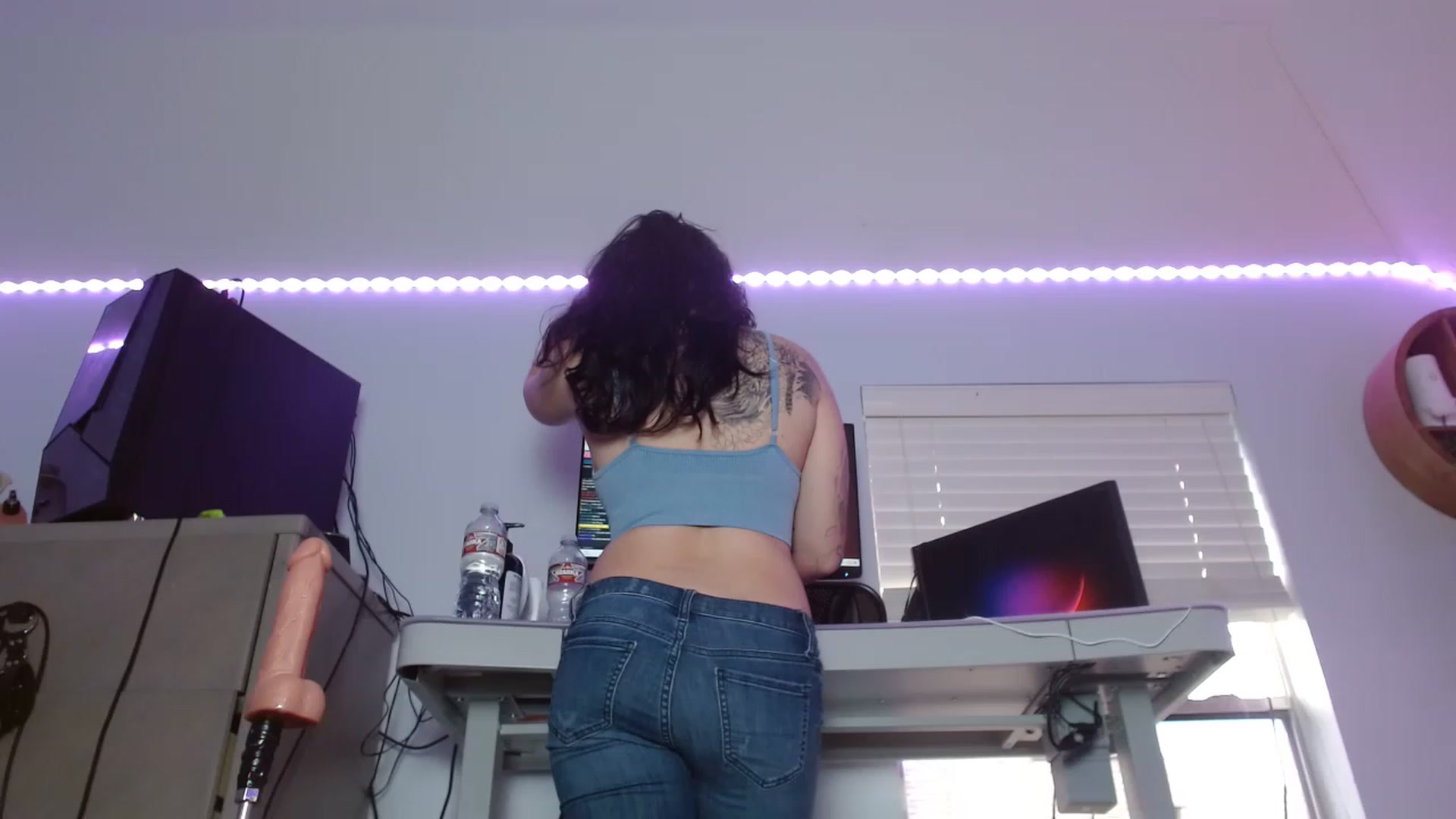 Gallery image thumbnail from BunnyNextDoor's myfreecams stream on, 01/10/2023, 16:47 image 17 of 20