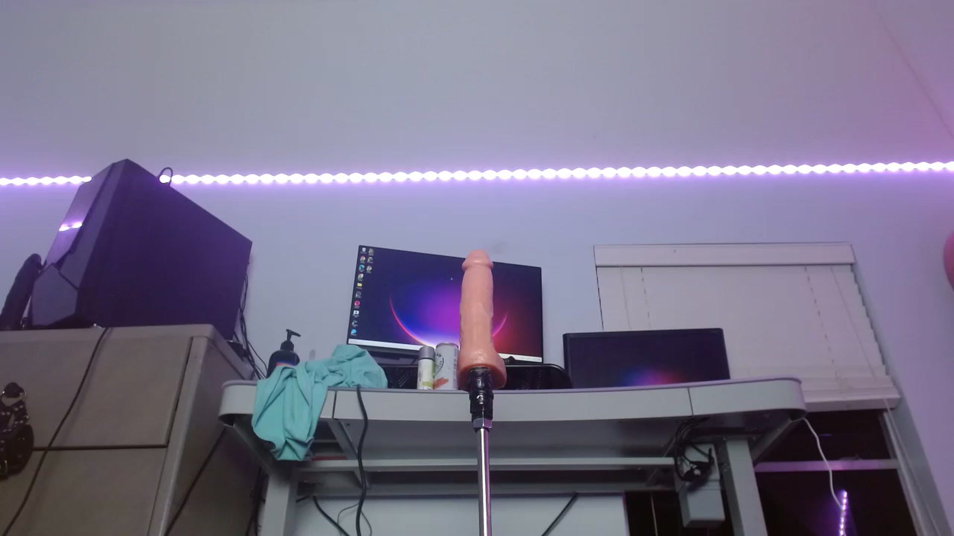 Gallery image thumbnail from BunnyNextDoor's myfreecams stream on, 01/18/2023, 02:53 image 12 of 20