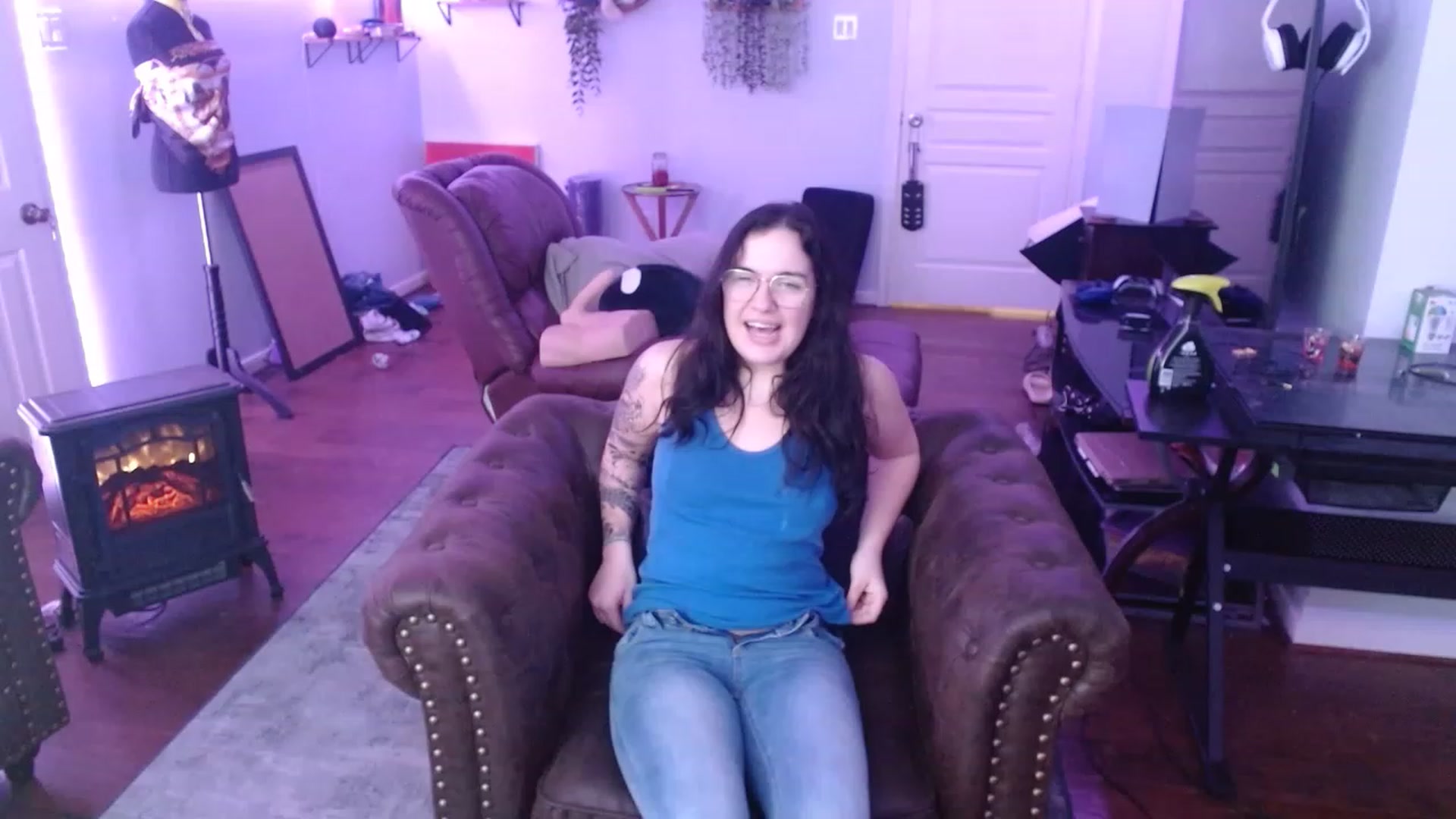 Gallery image thumbnail from BunnyNextDoor's myfreecams stream on, 01/22/2023, 18:39 image 1 of 20