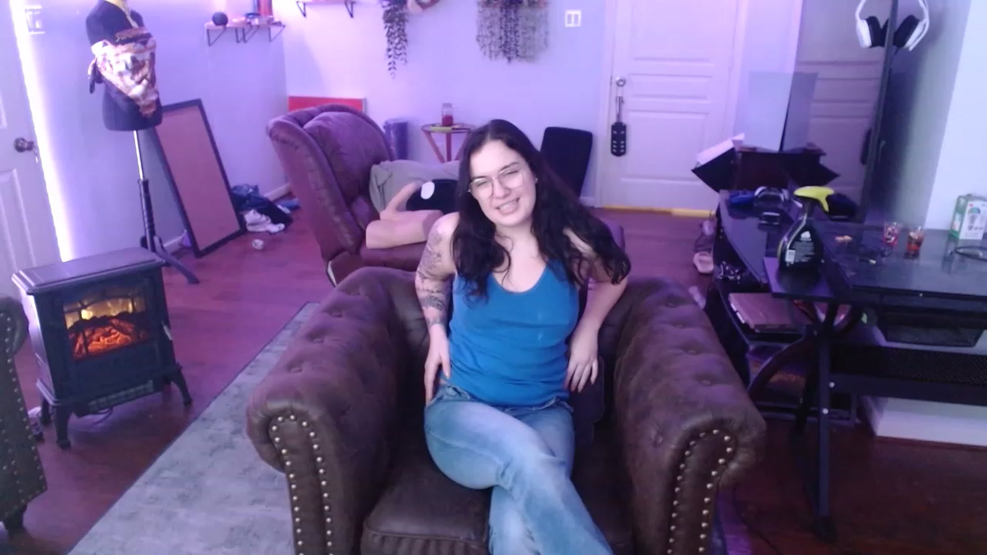Gallery image thumbnail from BunnyNextDoor's myfreecams stream on, 01/22/2023, 18:39 image 4 of 20