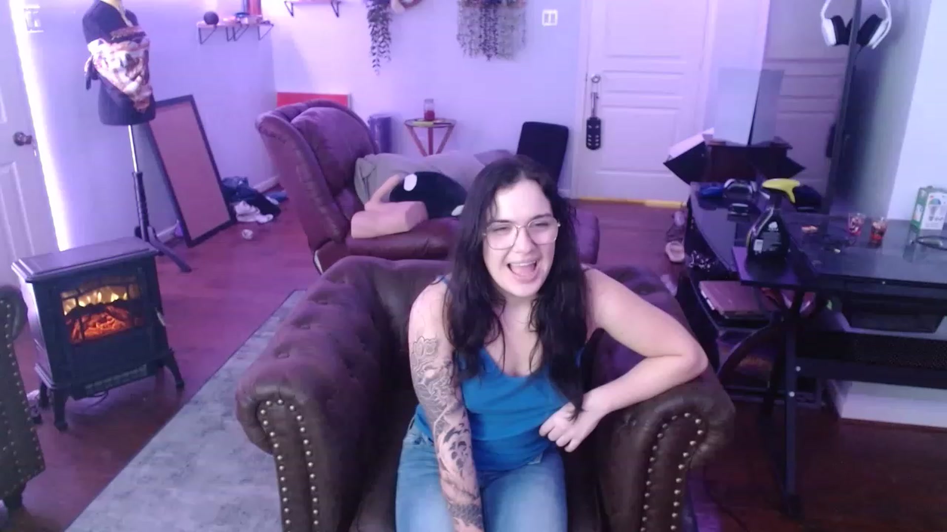 Gallery image thumbnail from BunnyNextDoor's myfreecams stream on, 01/22/2023, 18:39 image 2 of 20